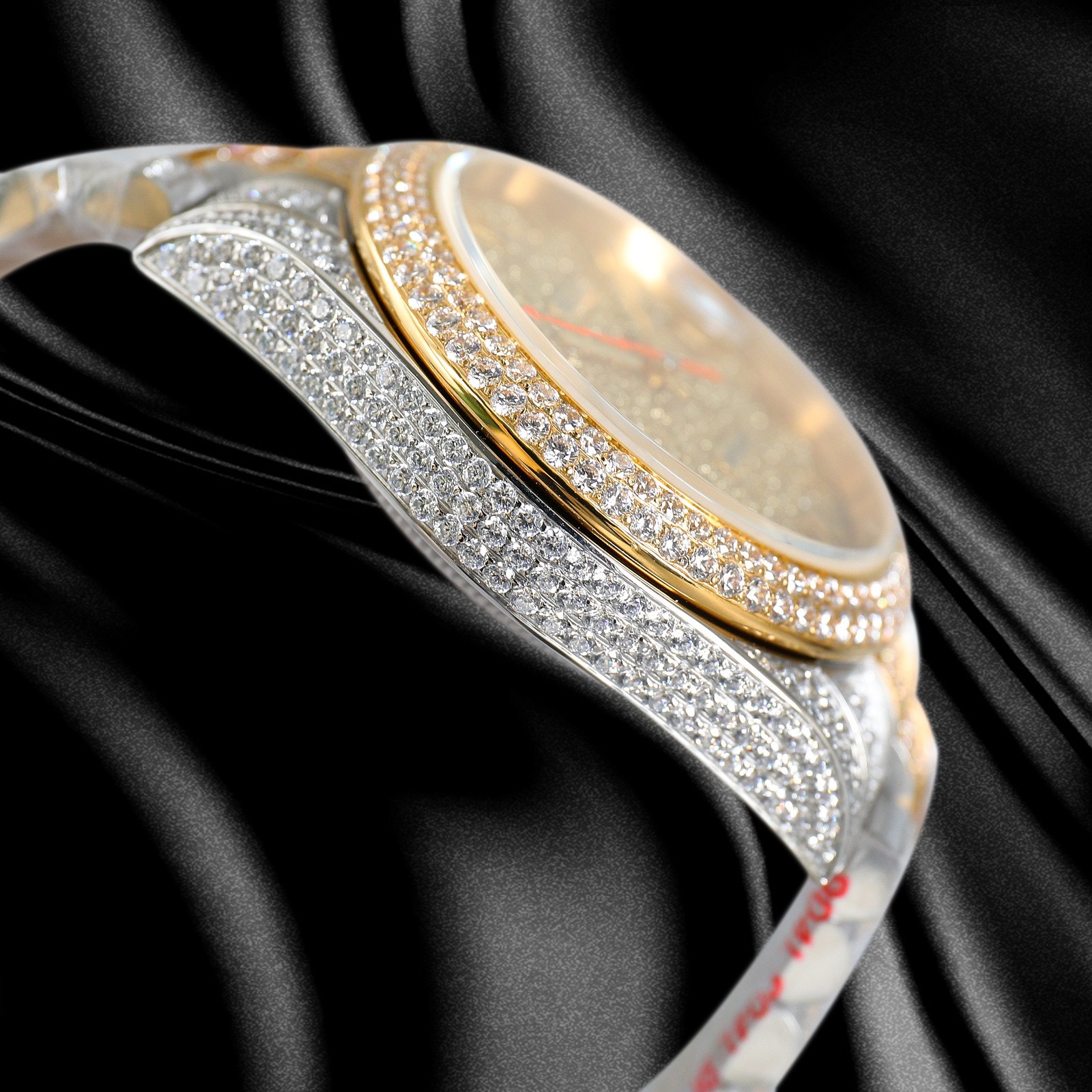 Watch detail photograph