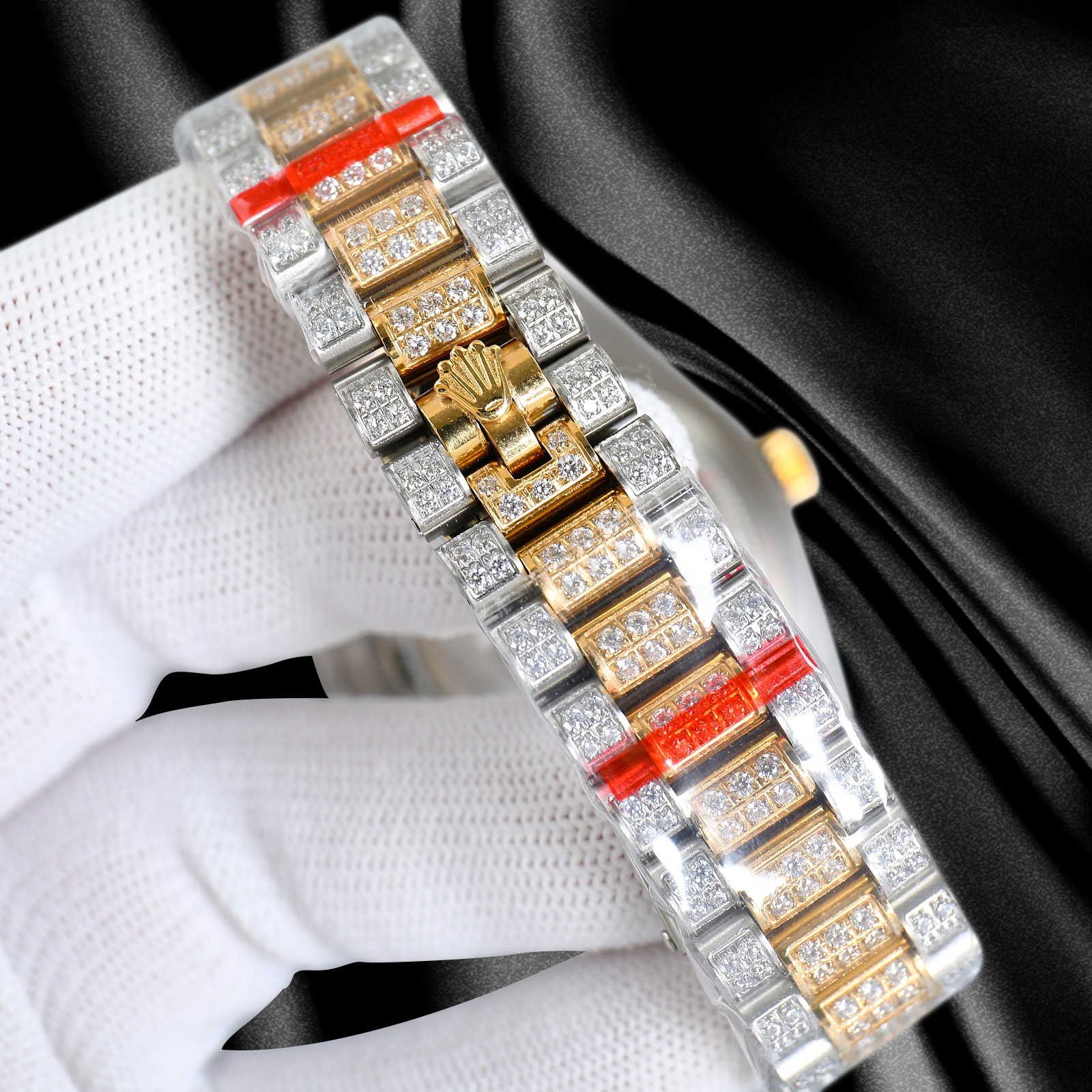 Watch detail photograph