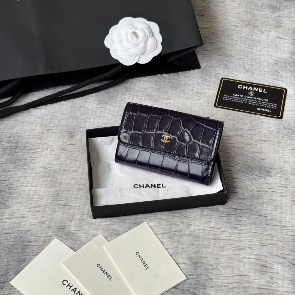 CHANEL Classic Flap Card Holder | Crocodile-Embossed Green