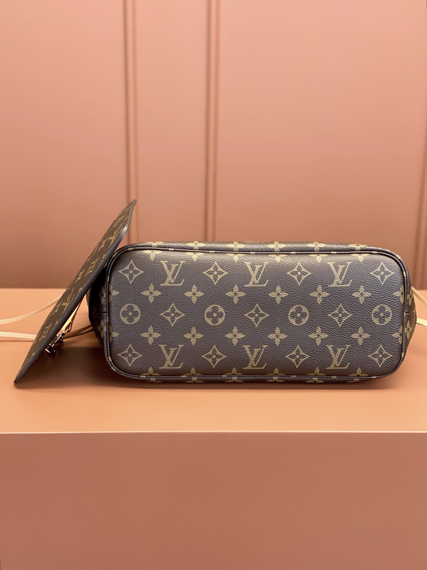 Louis Vuitton Neverfull | Classic Tote Collection - 图片 2