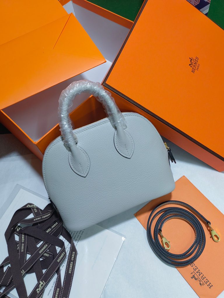 P850 Mini Bolide – Pearl Grey / Gold-Tone Hardware