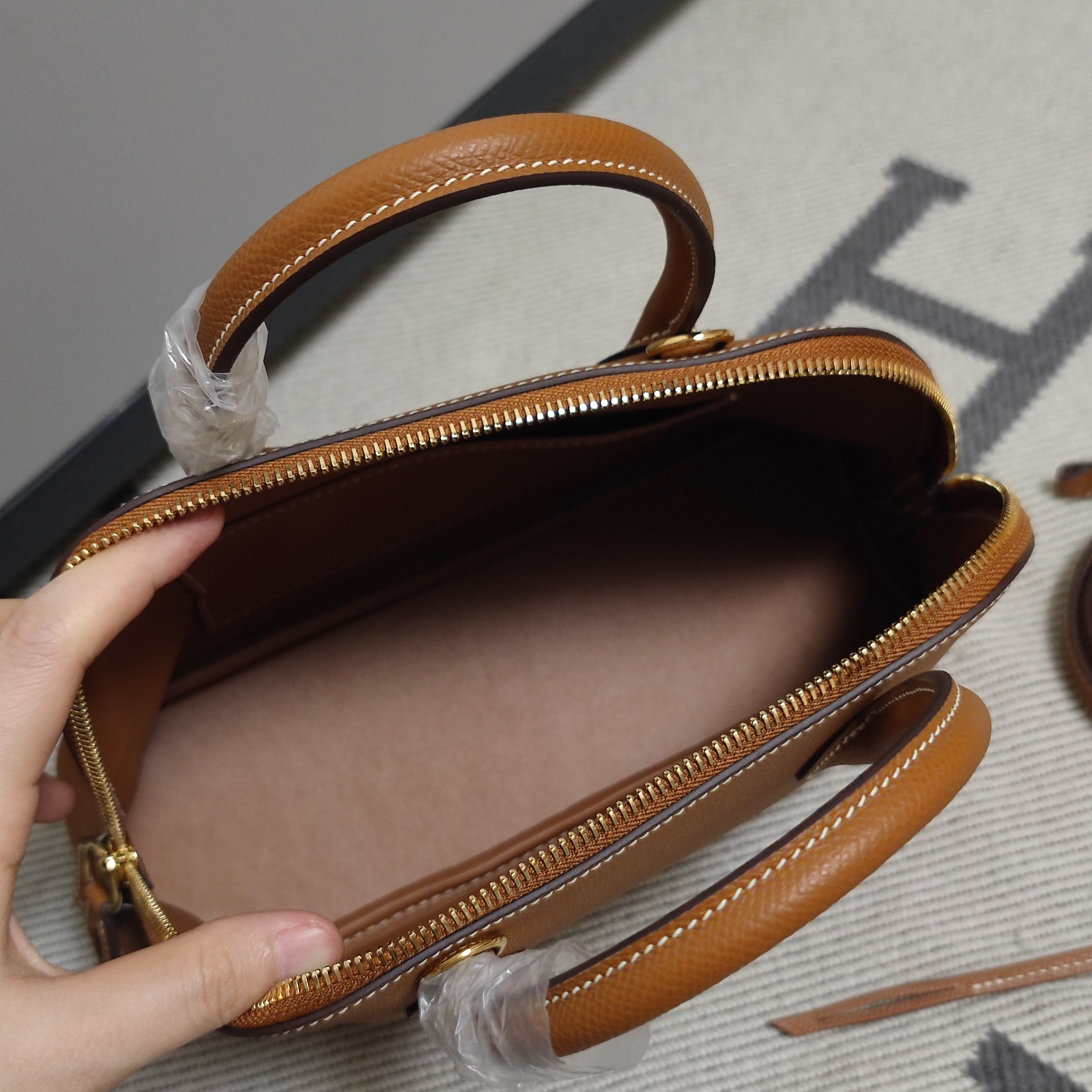 Bolide 25 cm – Gold Brown / gold-tone hardware - 图片 9