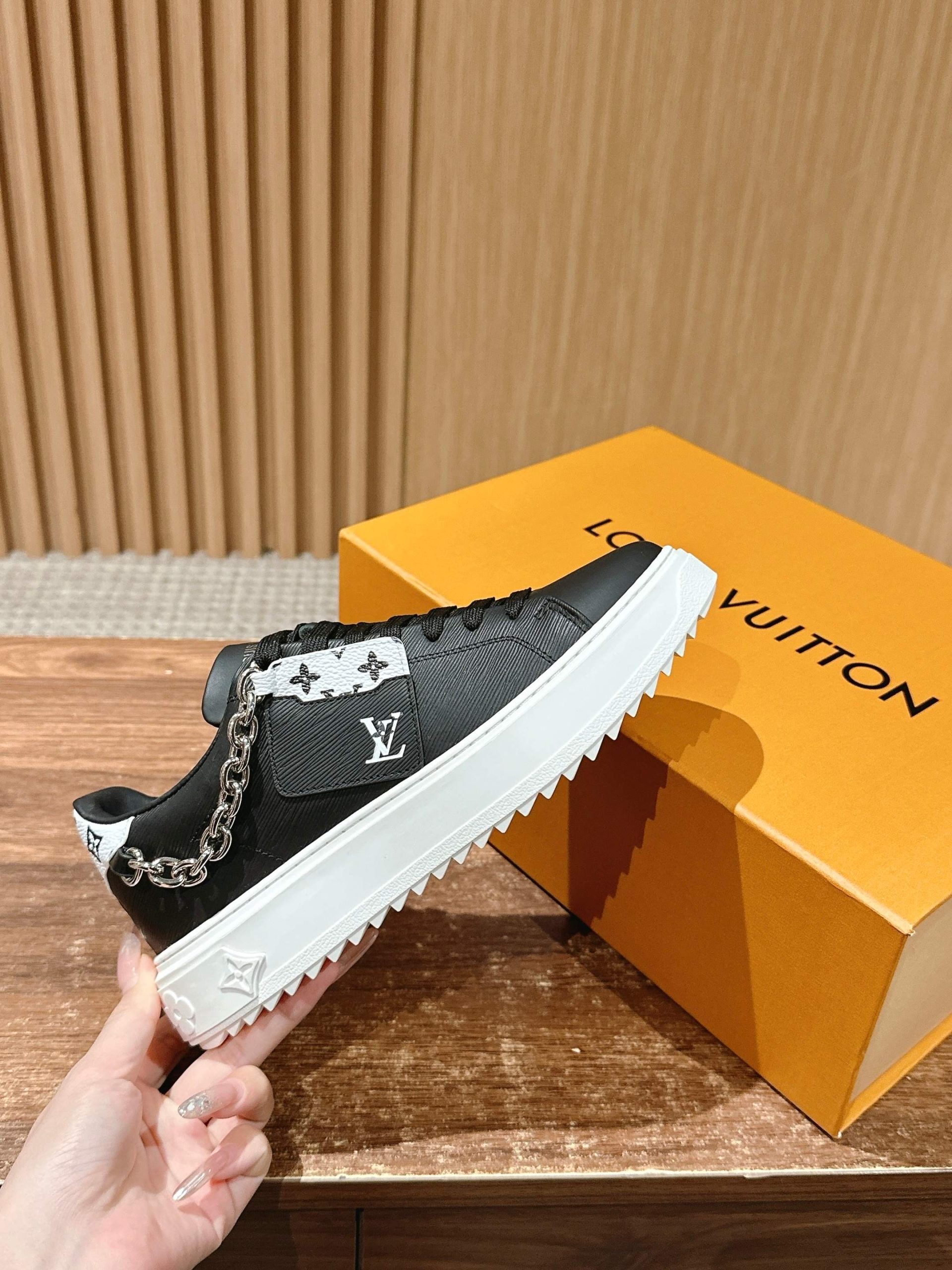 Louis Vuitton Frontrow Sneaker – Black / White Sole - 图片 5