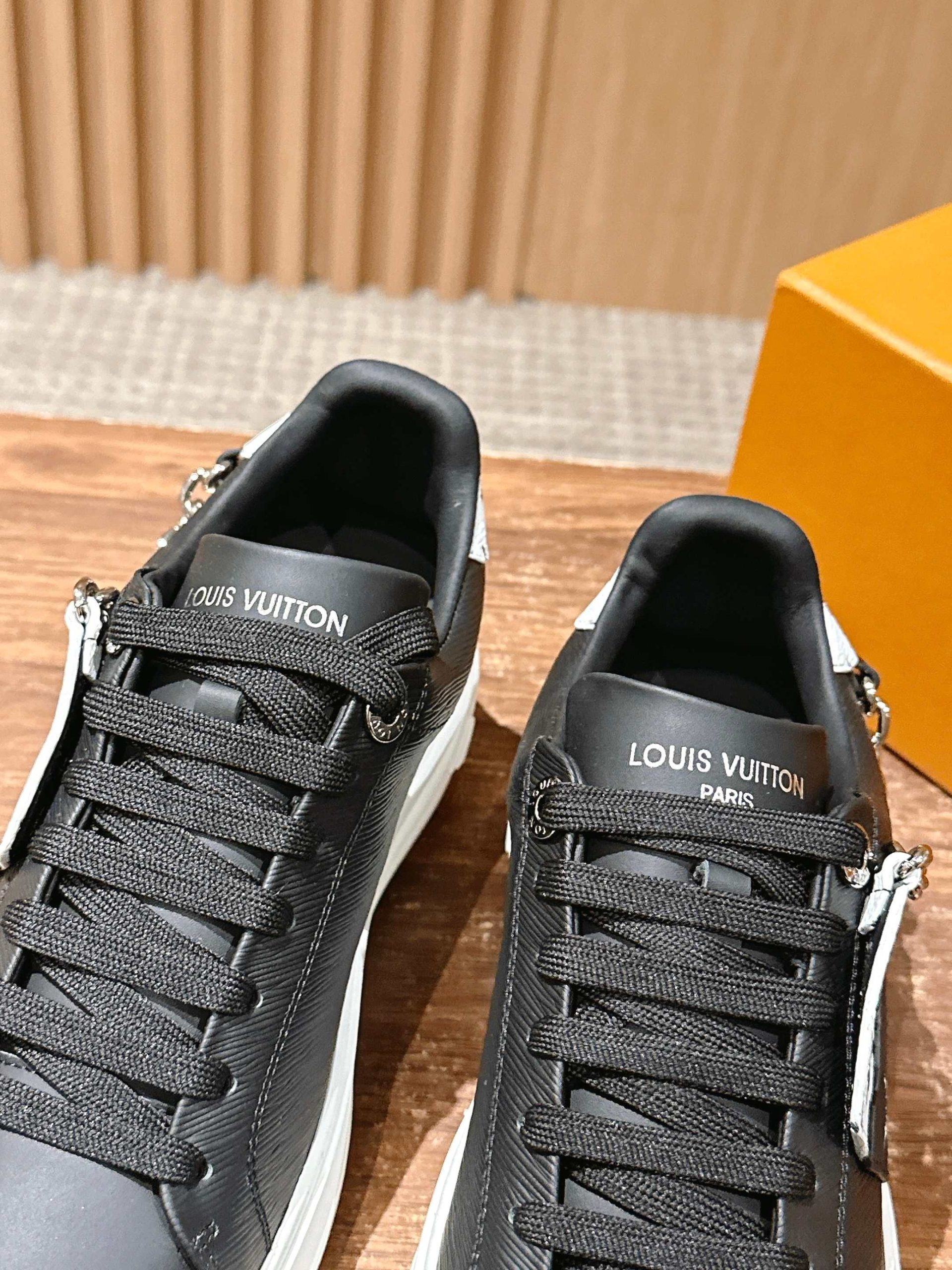 Louis Vuitton Frontrow Sneaker – Black / White Sole - 图片 7