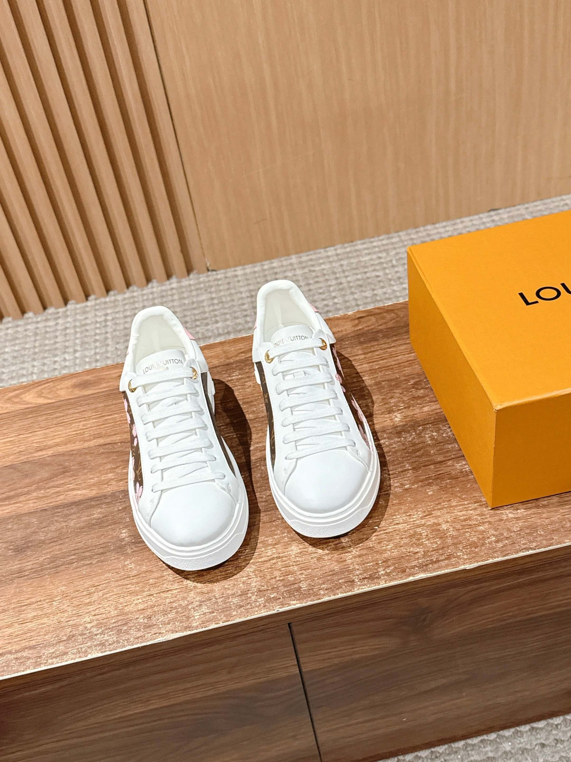 Louis Vuitton Frontrow Sneaker – White / Gold Eyelets