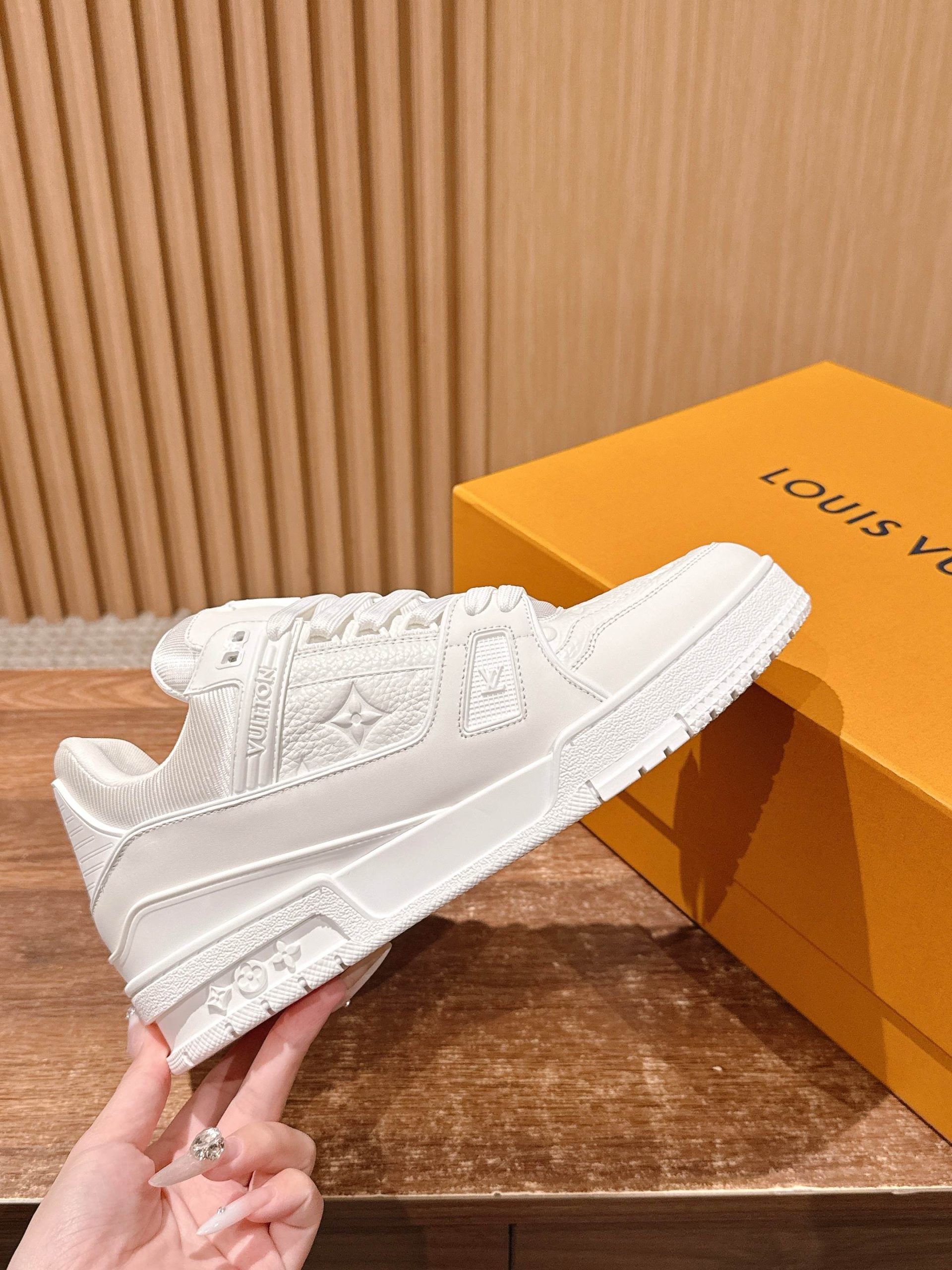 Louis Vuitton Trainer – All White - 图片 5