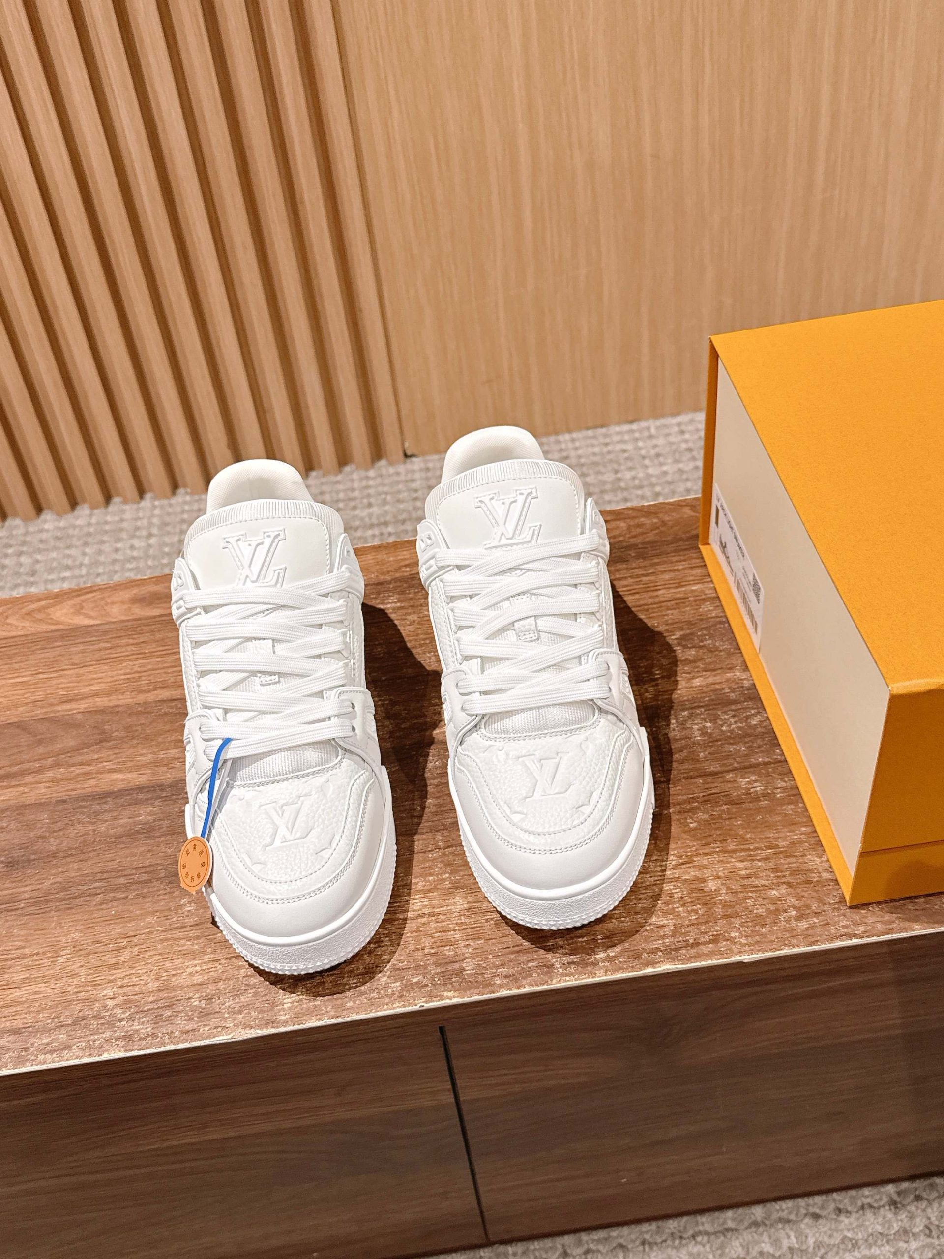 Louis Vuitton Trainer – All White