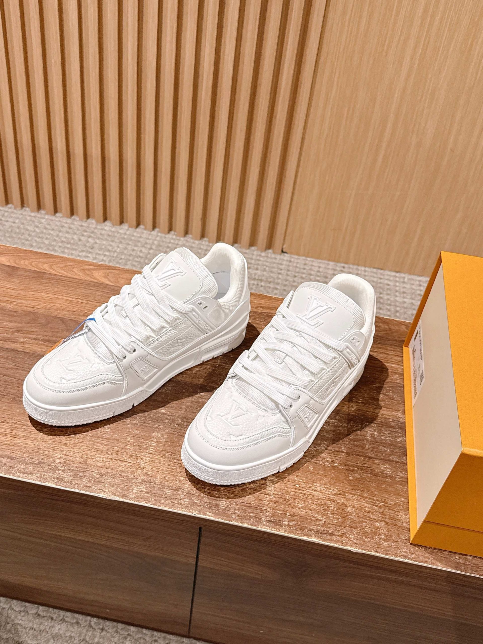 Louis Vuitton Trainer – All White - 图片 2