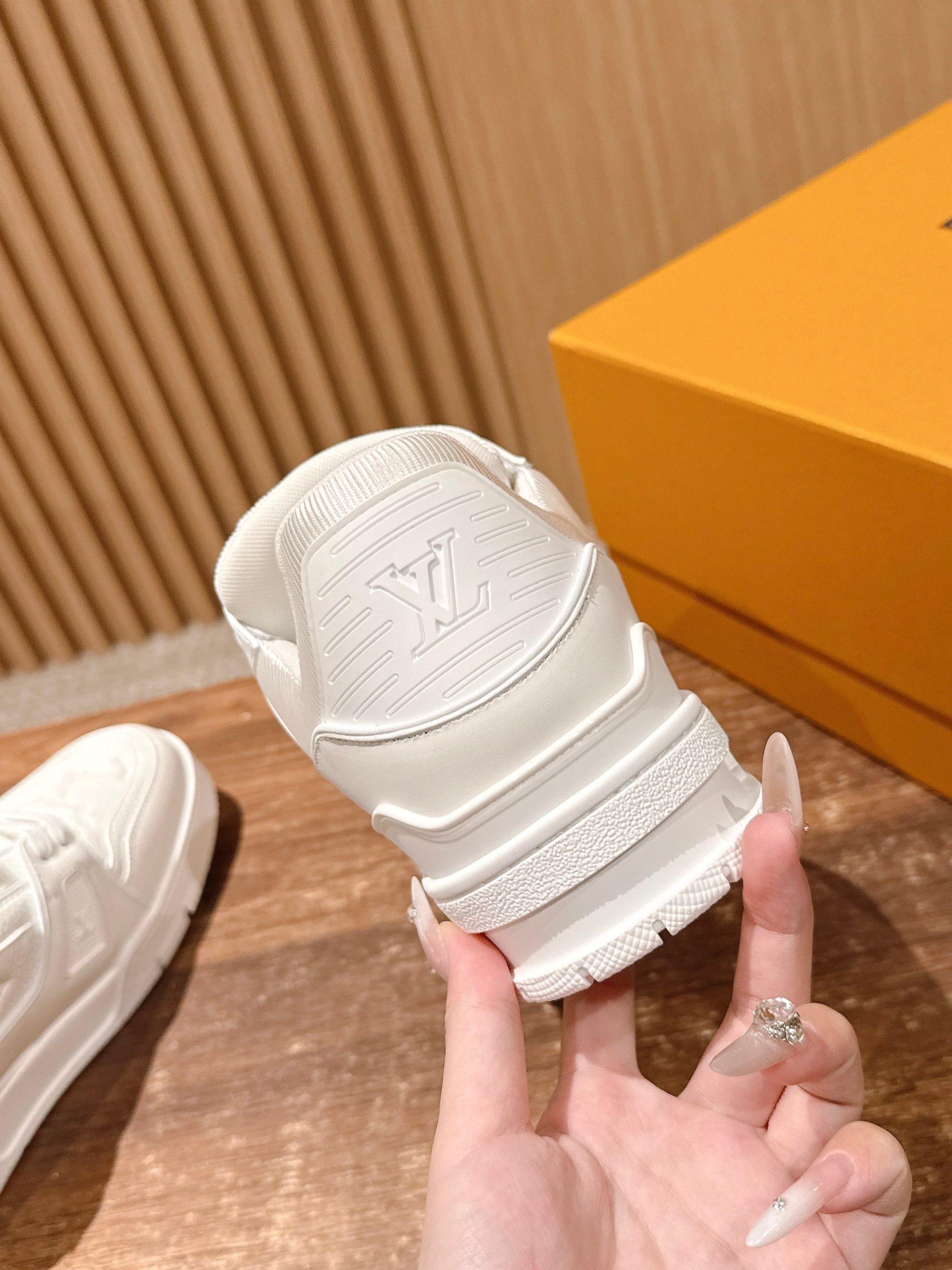Louis Vuitton Trainer – All White - 图片 8