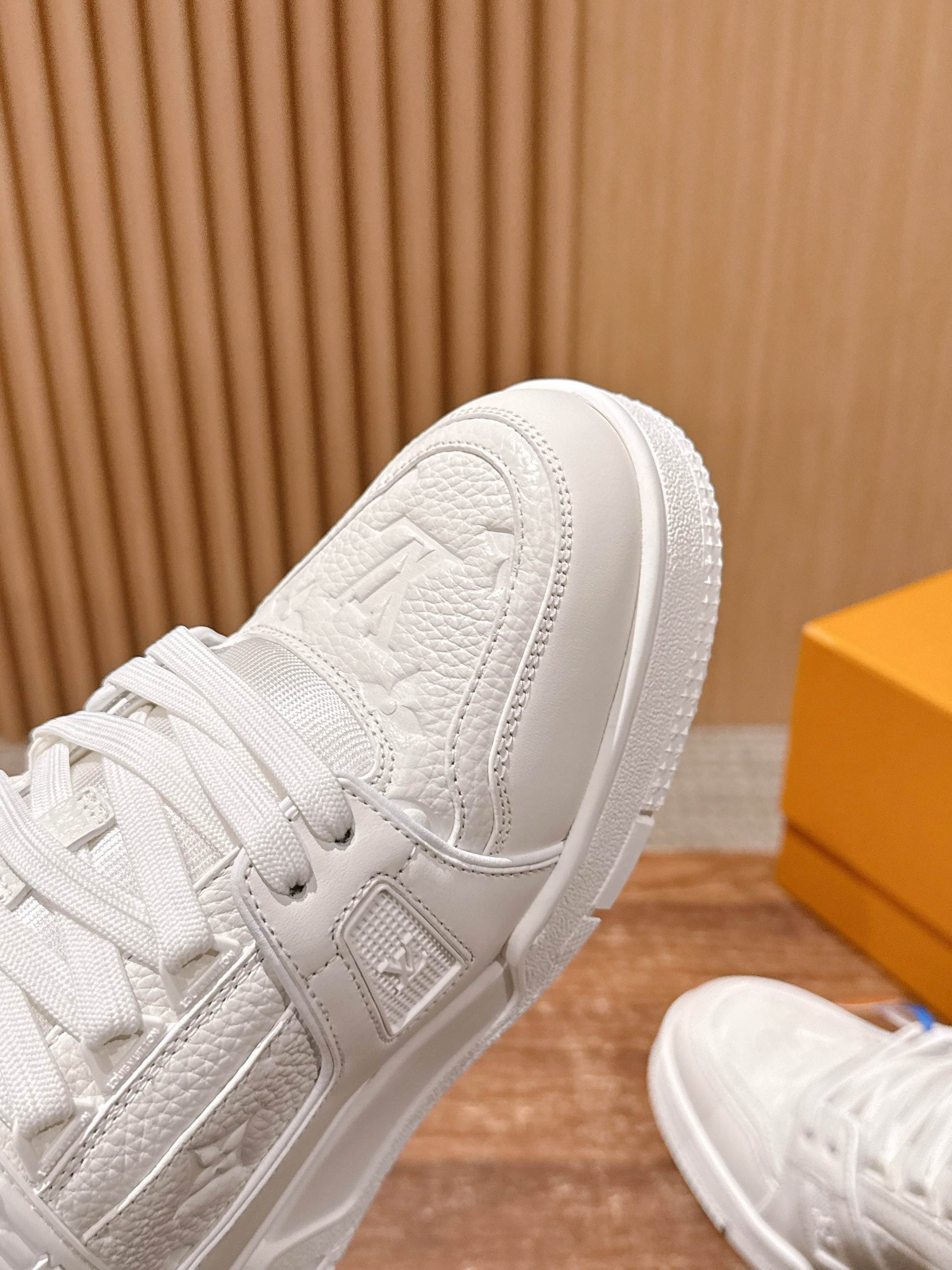 Louis Vuitton Trainer – All White - 图片 6