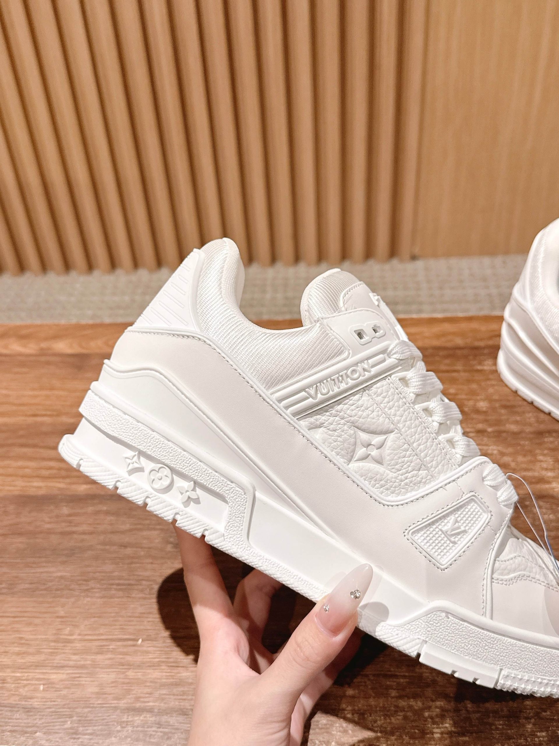 Louis Vuitton Trainer – All White - 图片 7