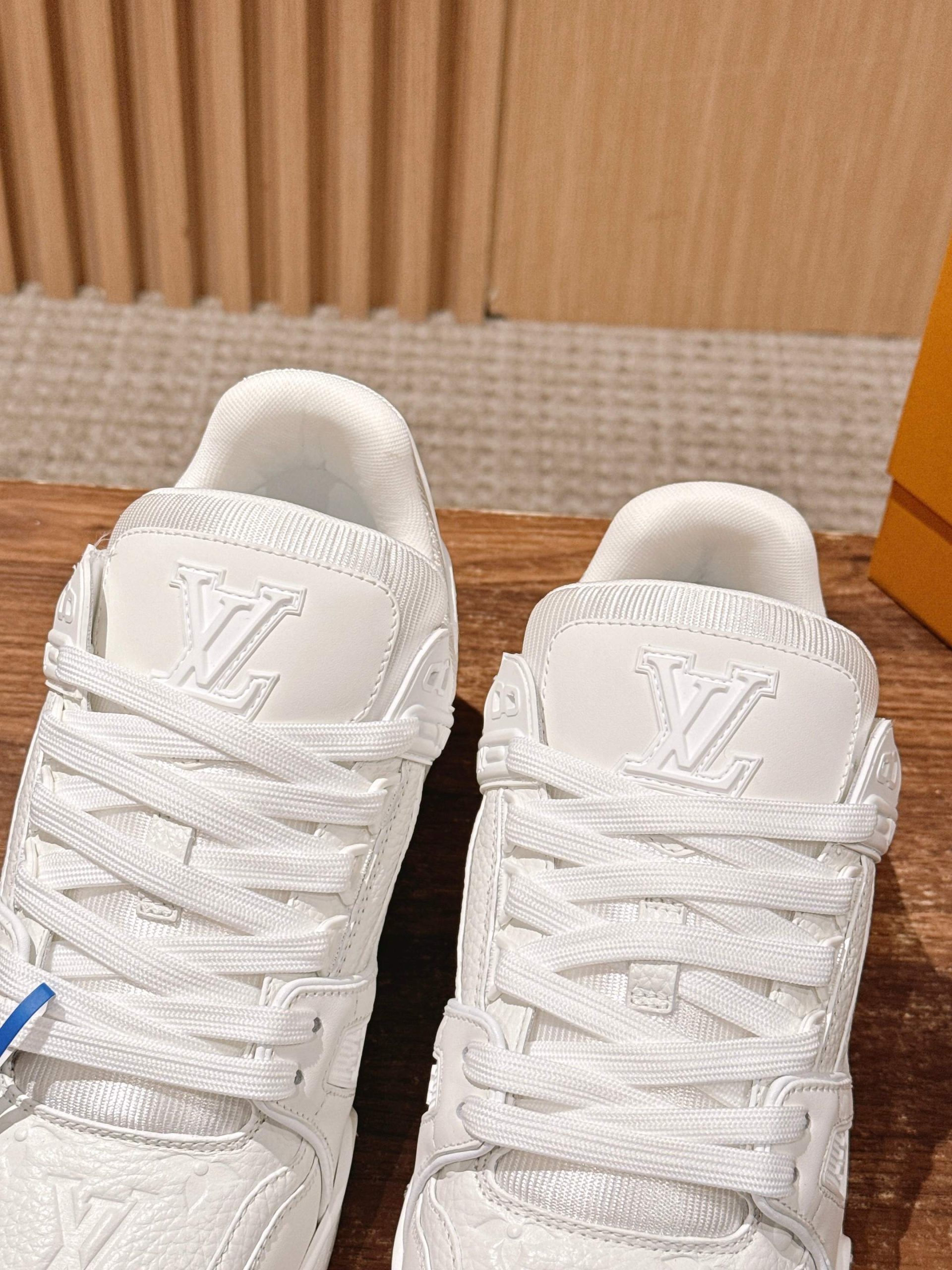 Louis Vuitton Trainer – All White - 图片 9