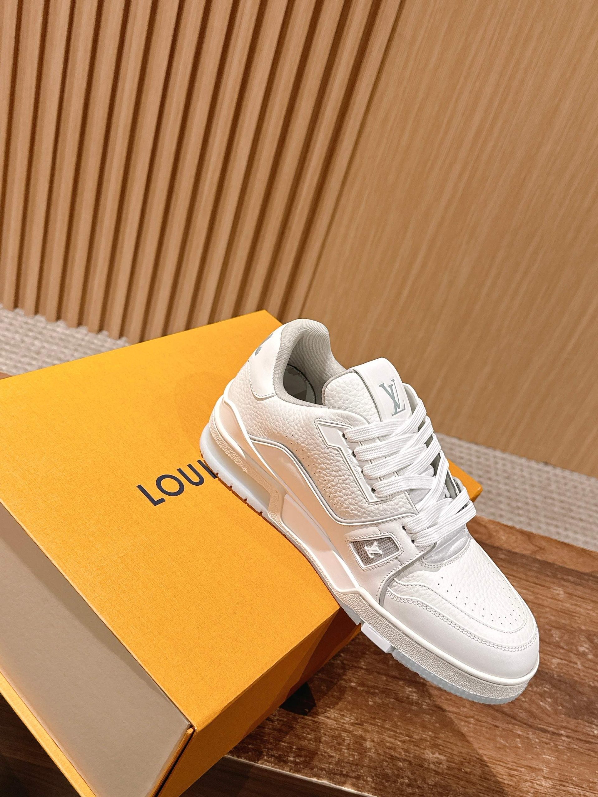 Louis Vuitton Trainer – All White - 图片 3