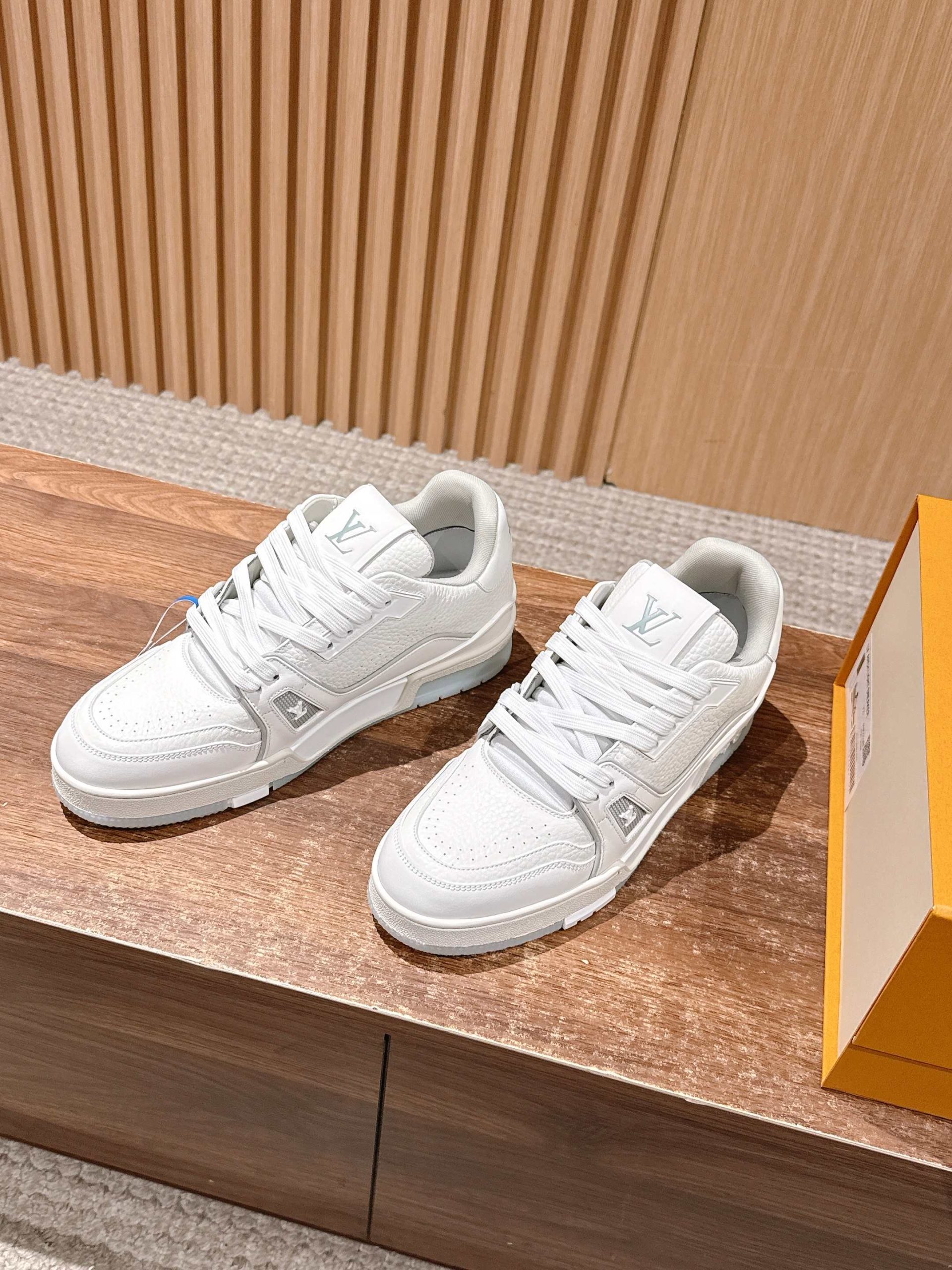 Louis Vuitton Trainer – All White - 图片 2