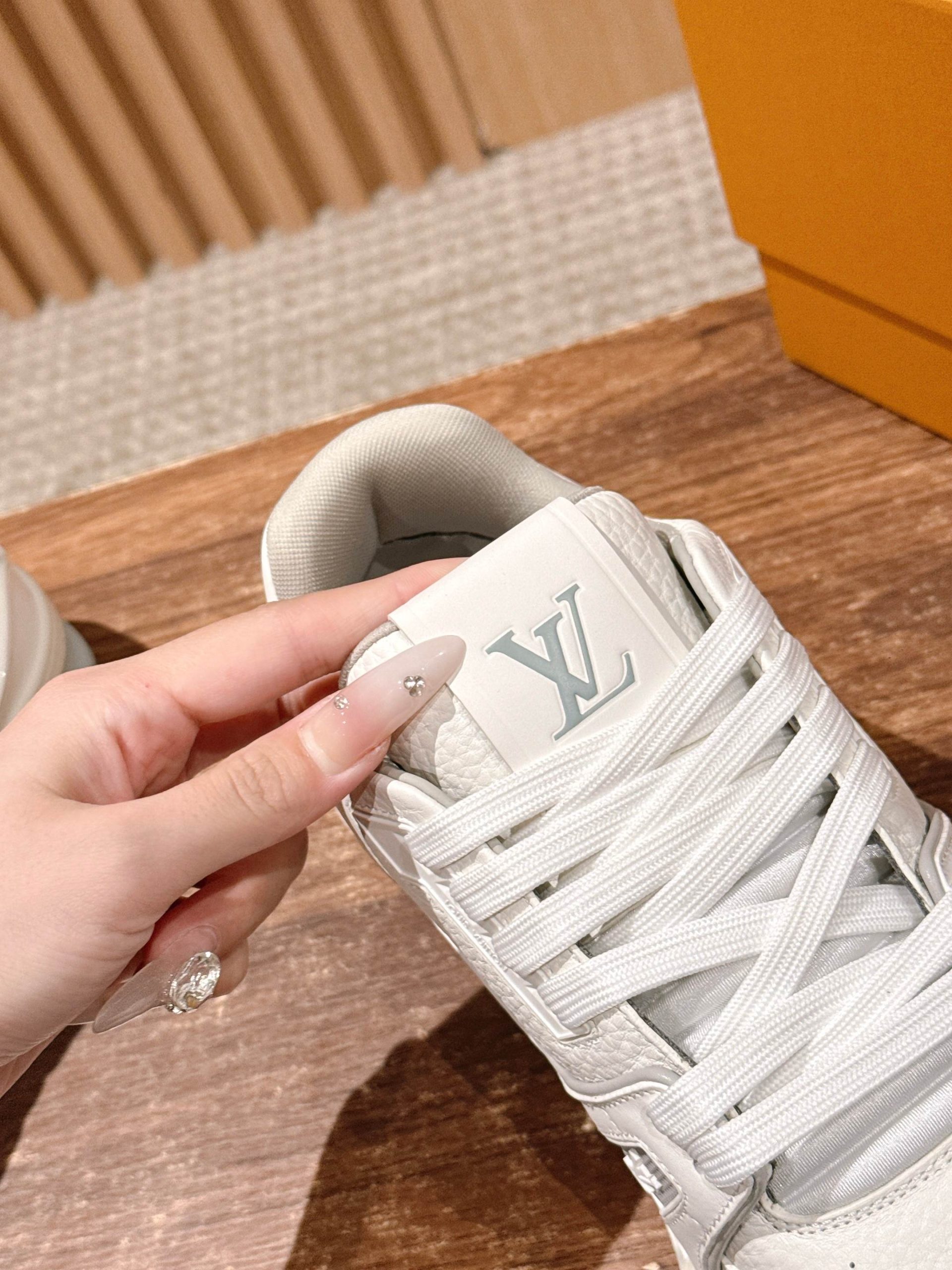 Louis Vuitton Trainer – All White - 图片 7