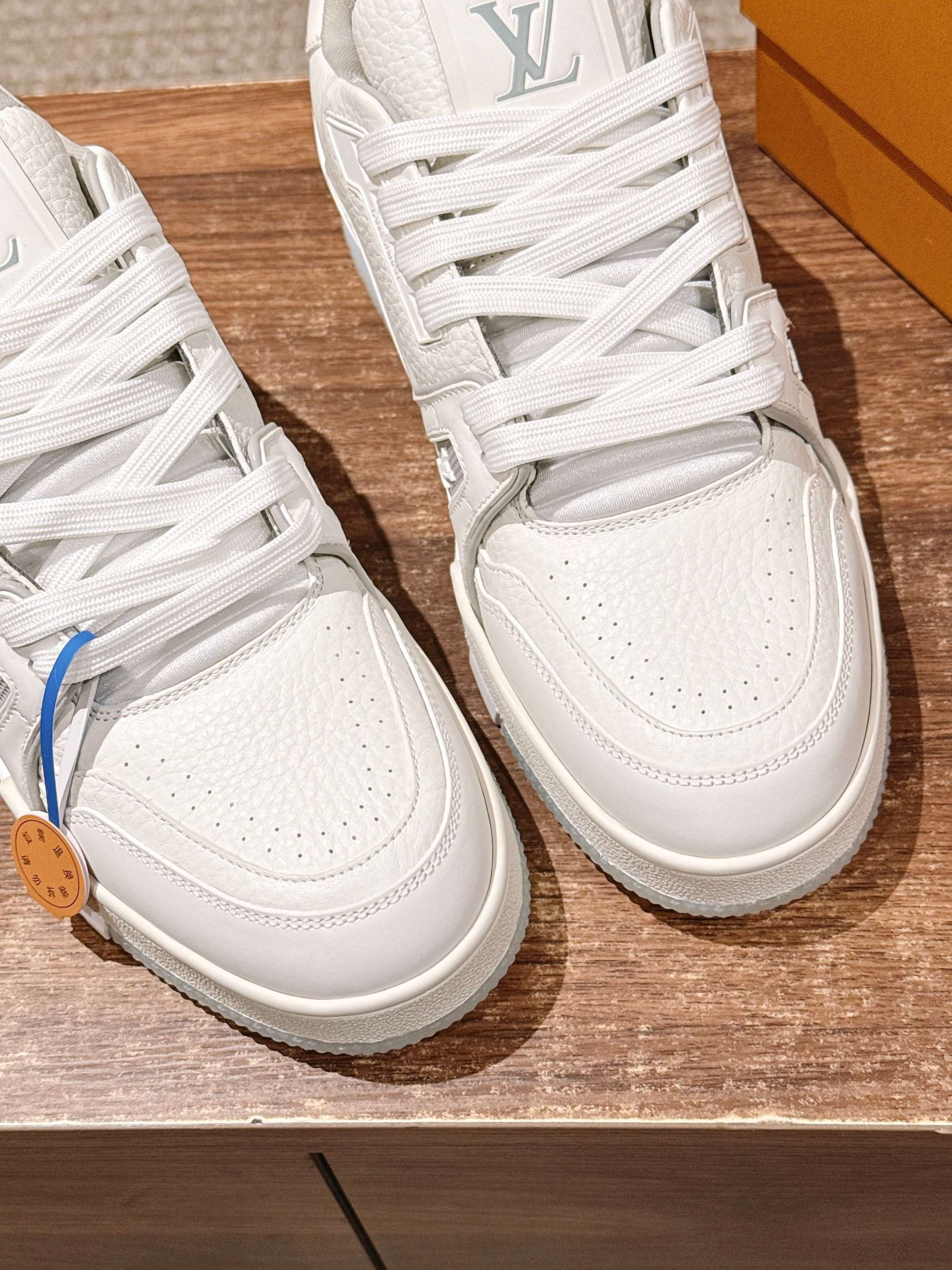 Louis Vuitton Trainer – All White - 图片 6