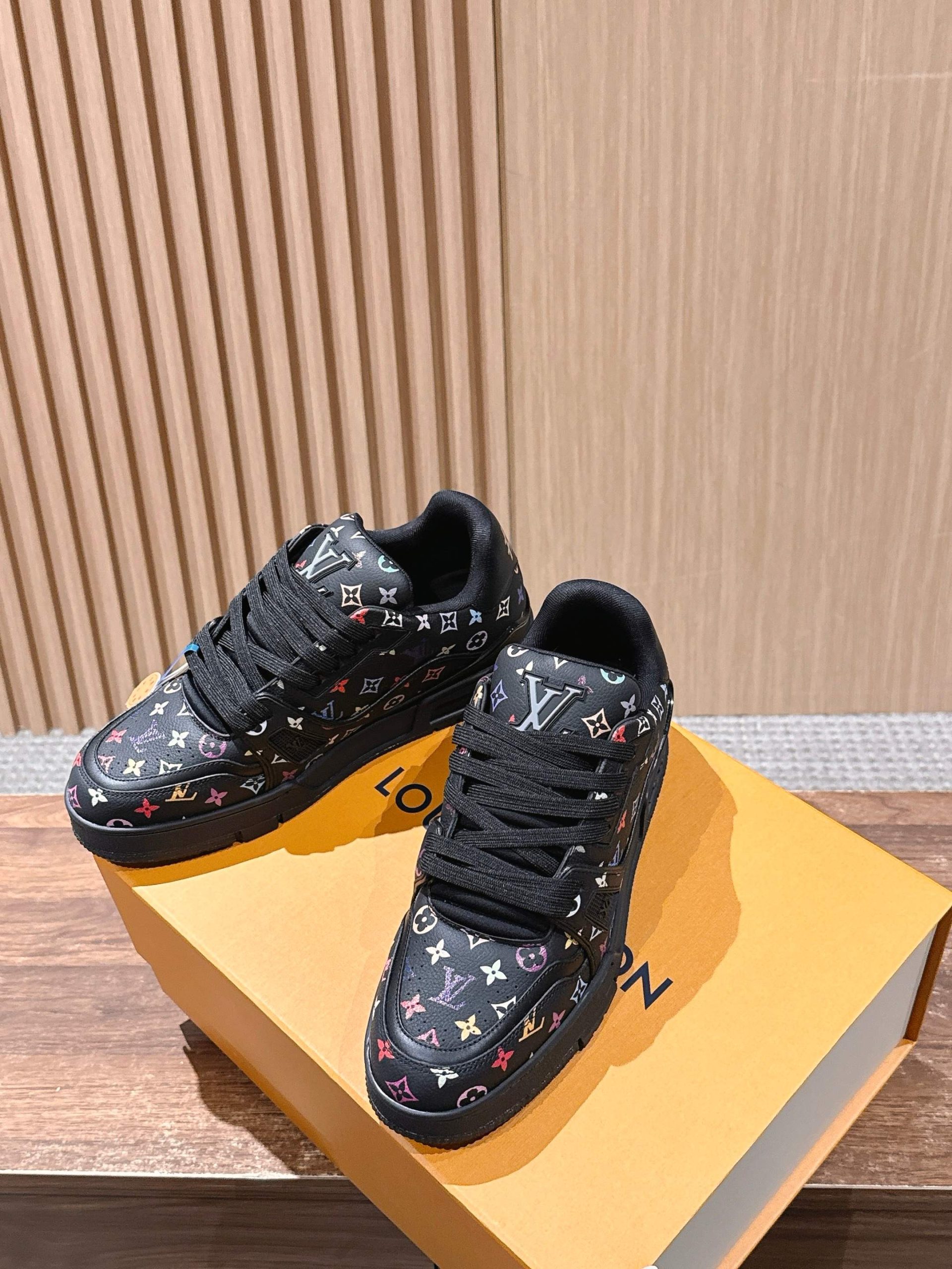 Louis Vuitton Trainer – Black / Multicolor - 图片 4