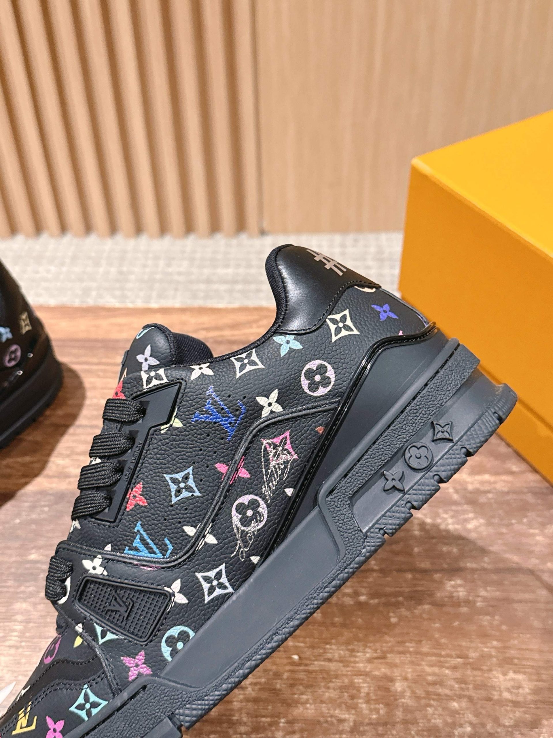 Louis Vuitton Trainer – Black / Multicolor - 图片 8