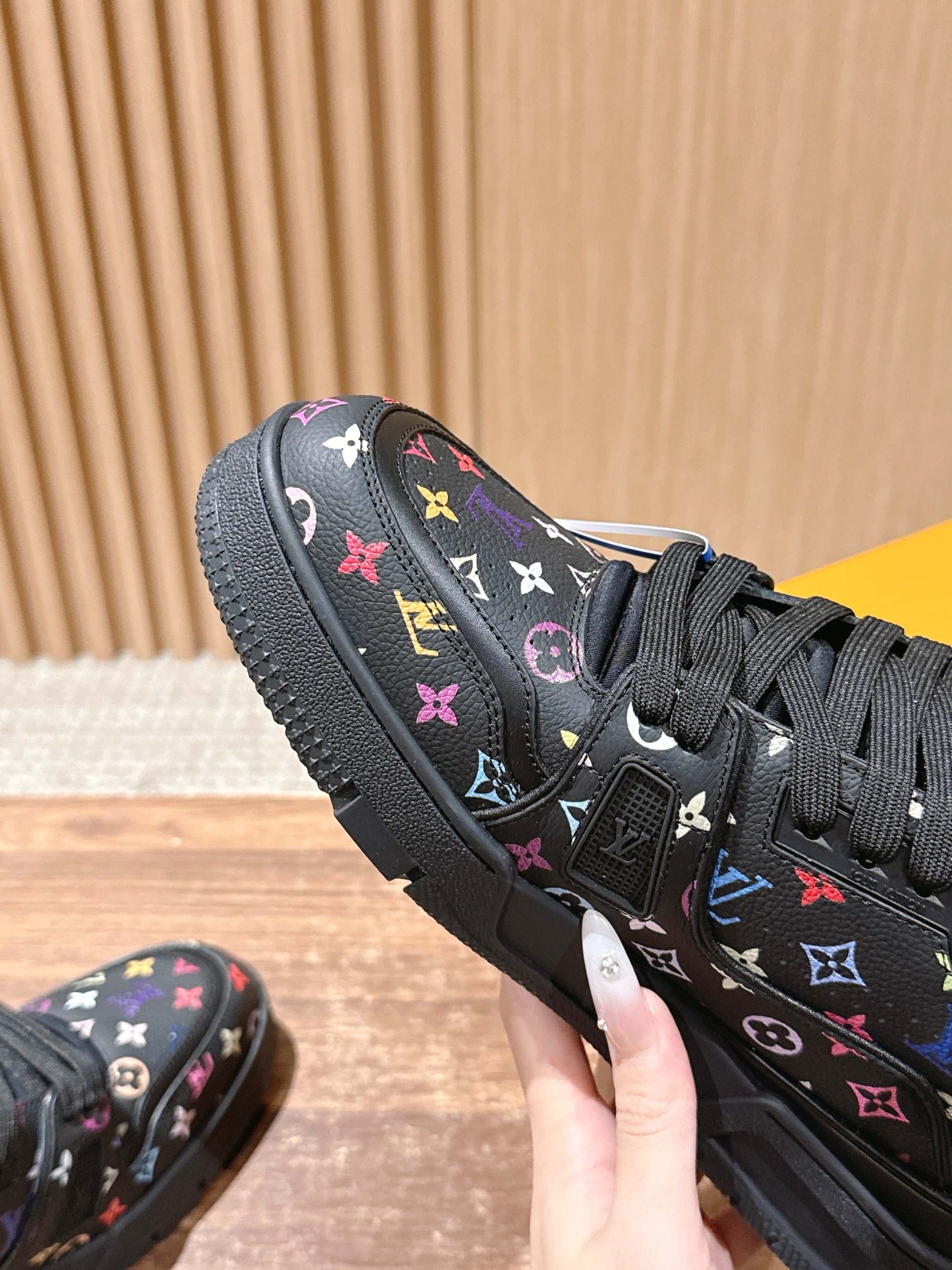 Louis Vuitton Trainer – Black / Multicolor - 图片 6