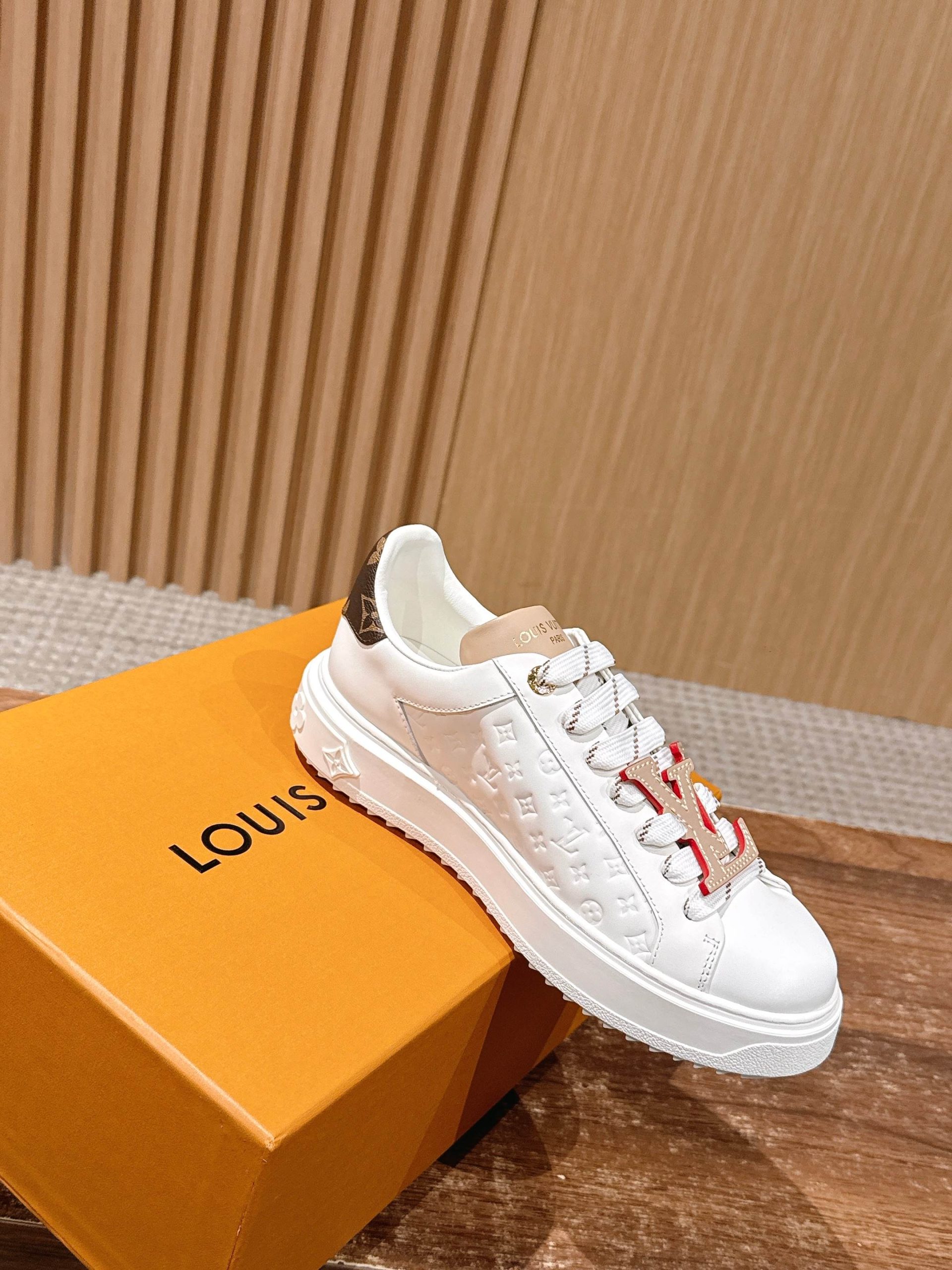 Louis Vuitton Frontrow Sneaker – White / Blush Accent - 图片 3