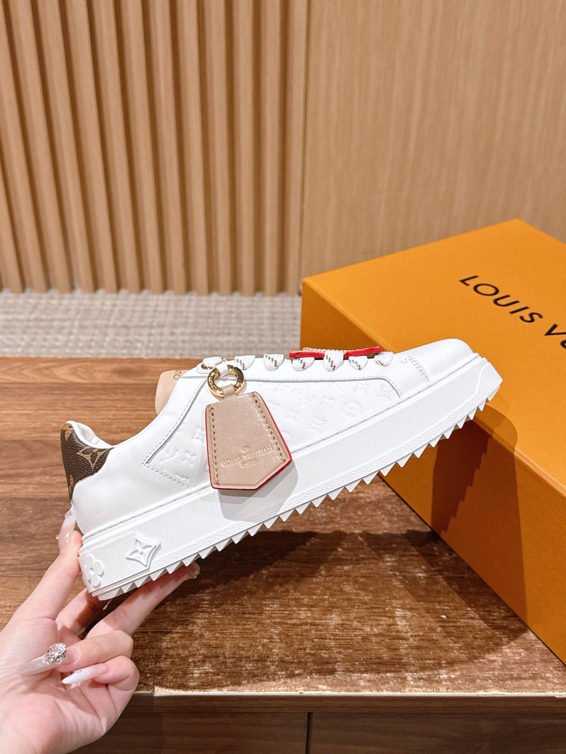 Louis Vuitton Frontrow Sneaker – White / Blush Accent - 图片 5