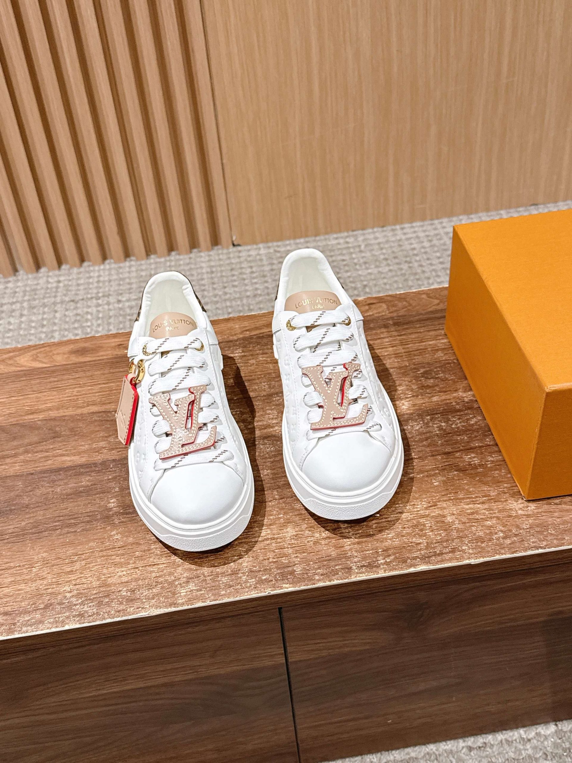 Louis Vuitton Frontrow Sneaker – White / Blush Accent