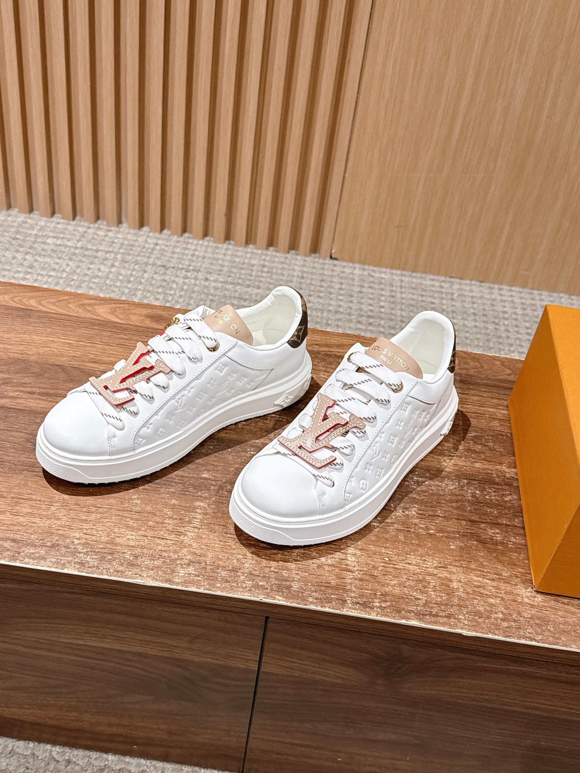 Louis Vuitton Frontrow Sneaker – White / Blush Accent - 图片 2
