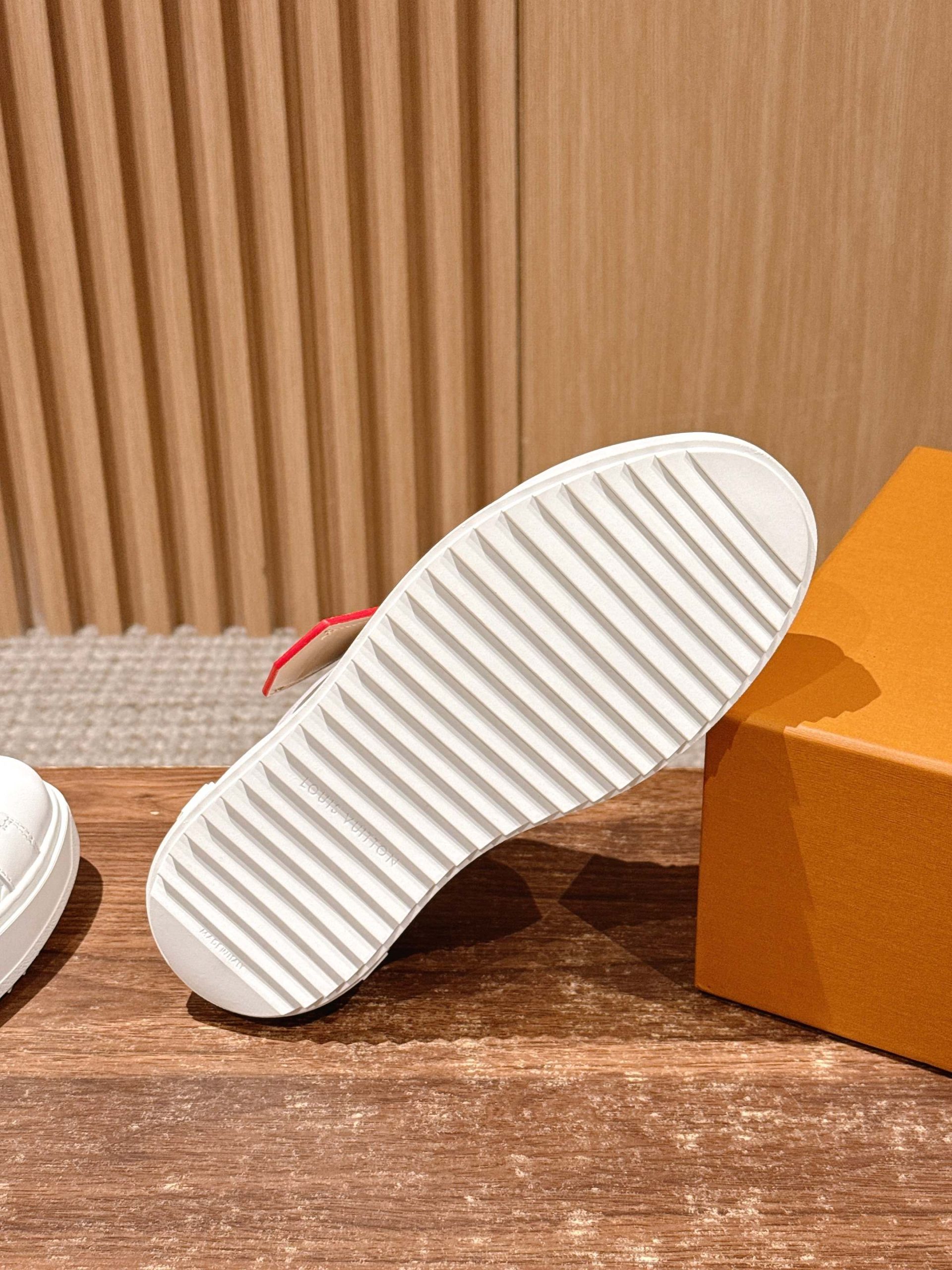 Louis Vuitton Frontrow Sneaker – White / Blush Accent - 图片 9