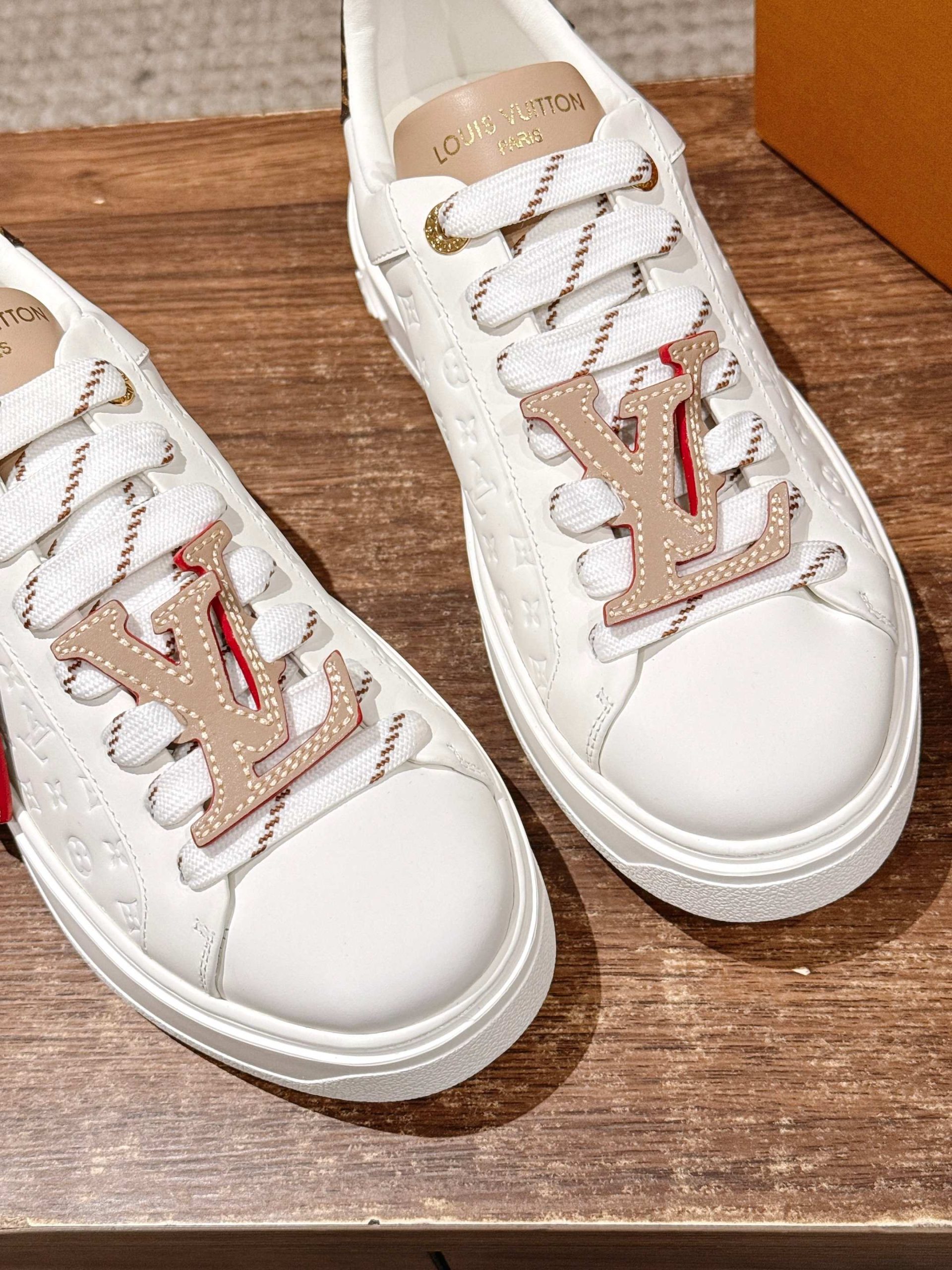 Louis Vuitton Frontrow Sneaker – White / Blush Accent - 图片 7