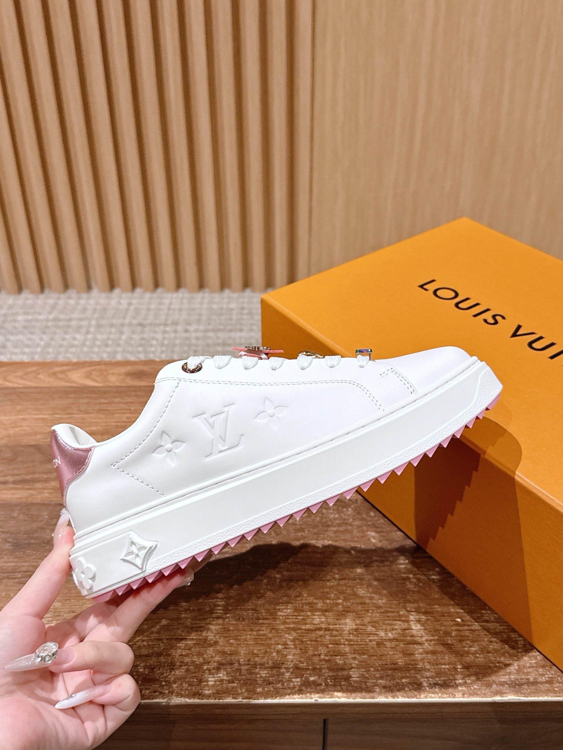 Louis Vuitton Frontrow Sneaker – White / Multicolor Charms - 图片 5