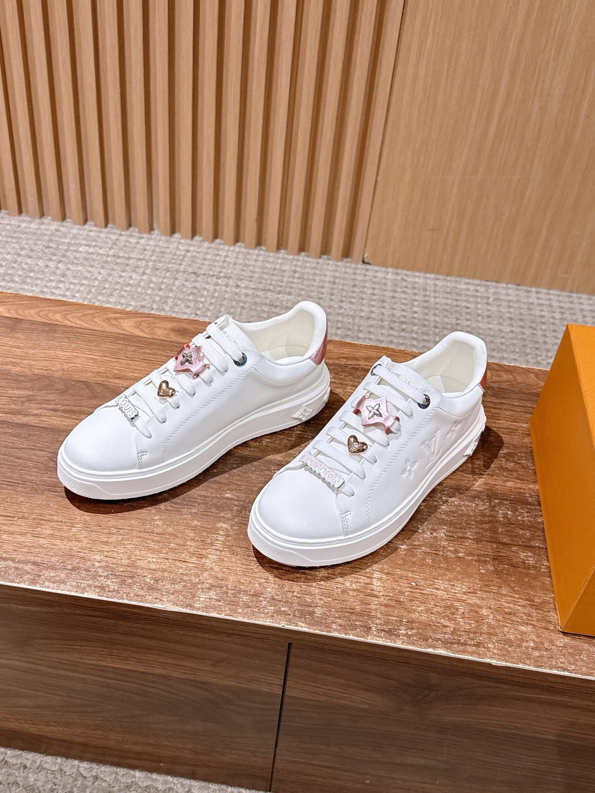 Louis Vuitton Frontrow Sneaker – White / Multicolor Charms - 图片 2