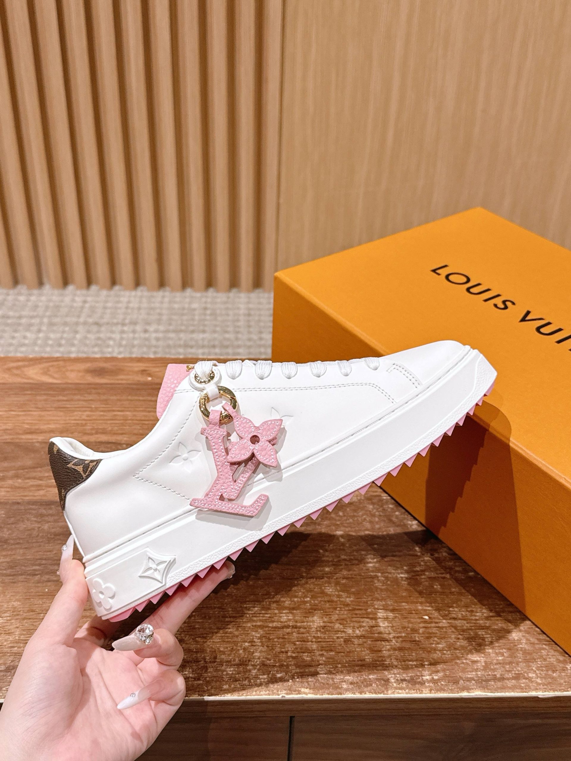 Louis Vuitton Frontrow Sneaker – White / Pink Tongue - 图片 5