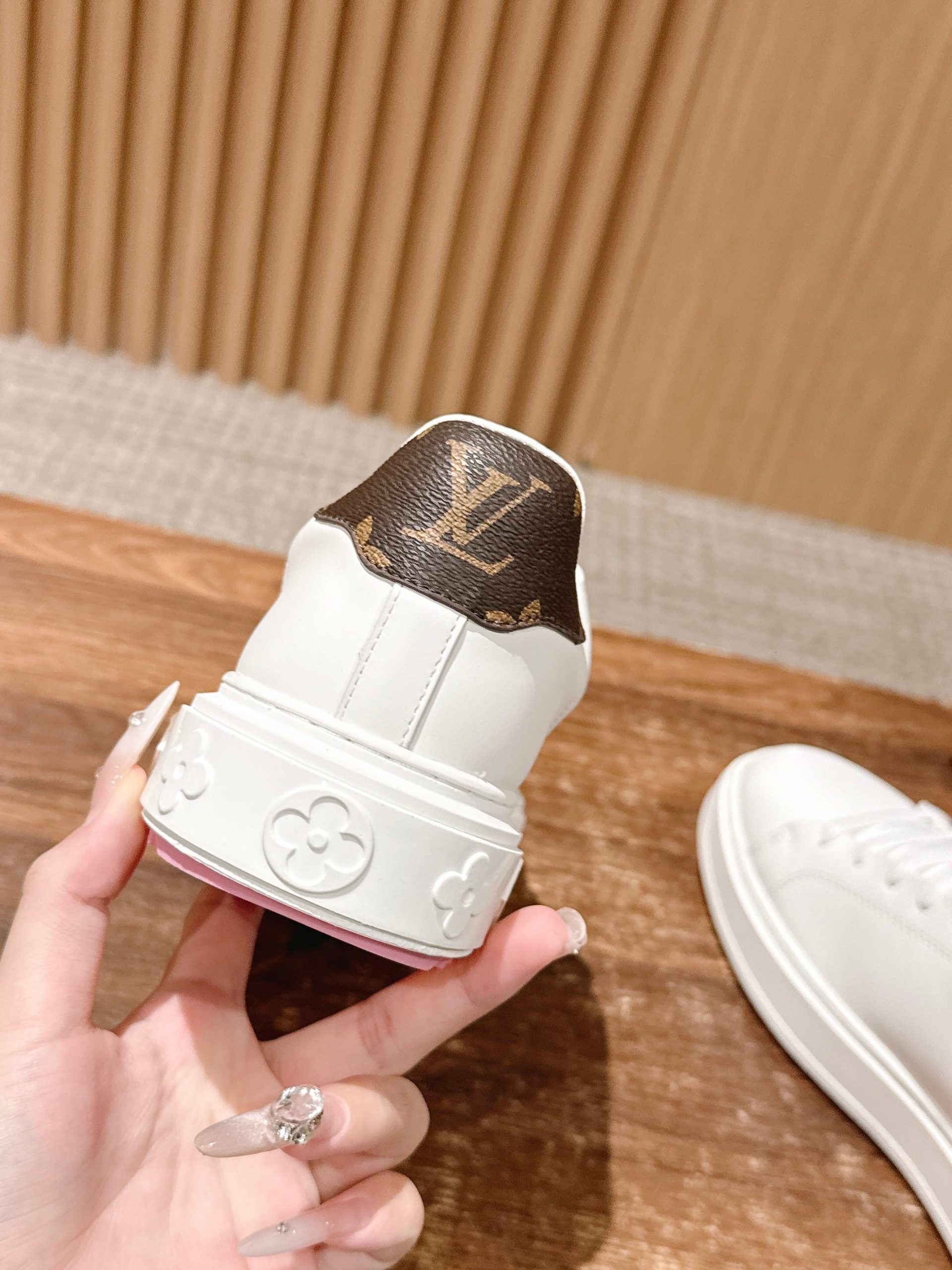 Louis Vuitton Frontrow Sneaker – White / Pink Tongue - 图片 8