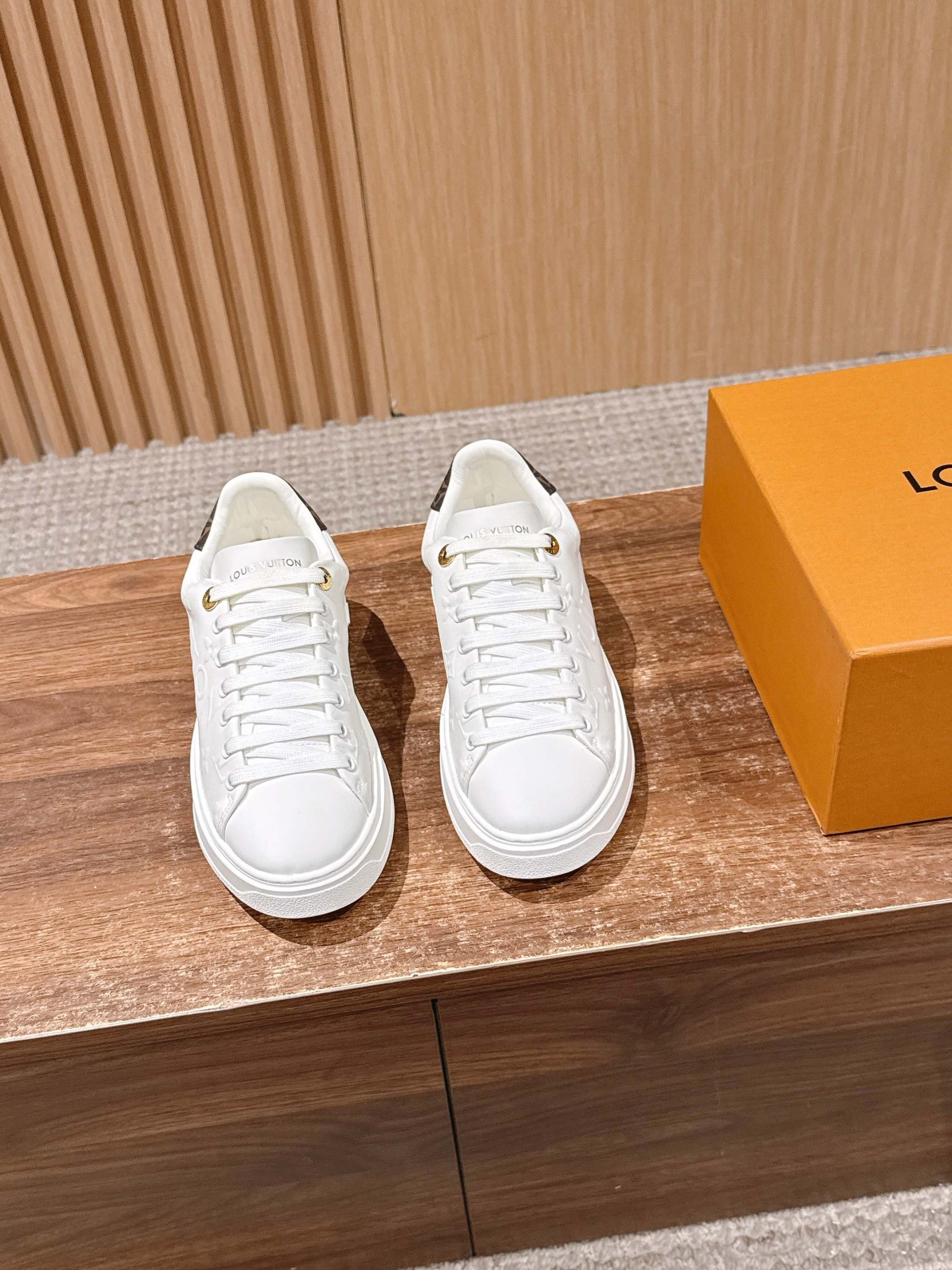 Louis Vuitton Frontrow Sneaker – White / Gold Detail