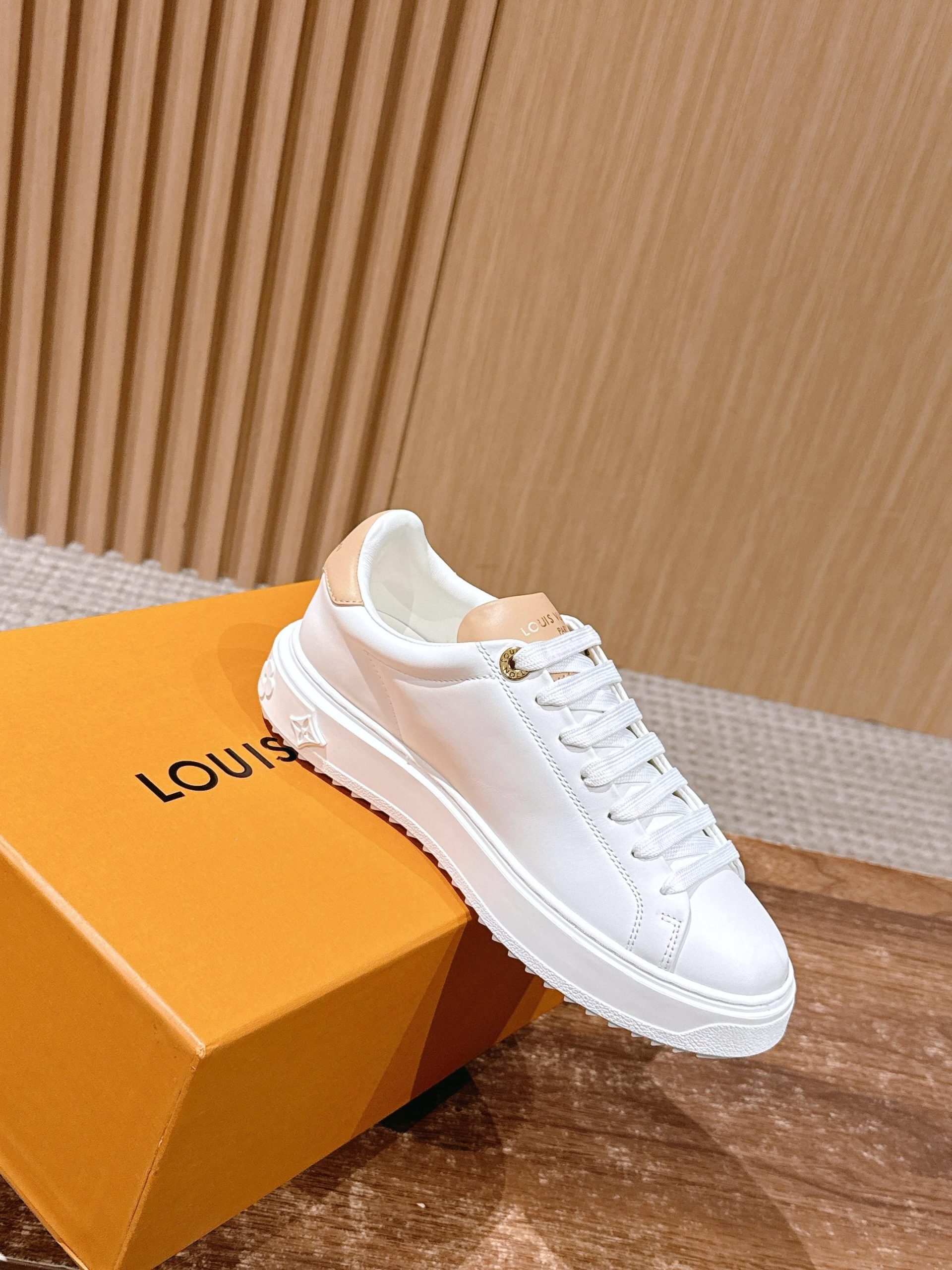 Louis Vuitton Frontrow Sneaker – White / Beige Tongue - 图片 3