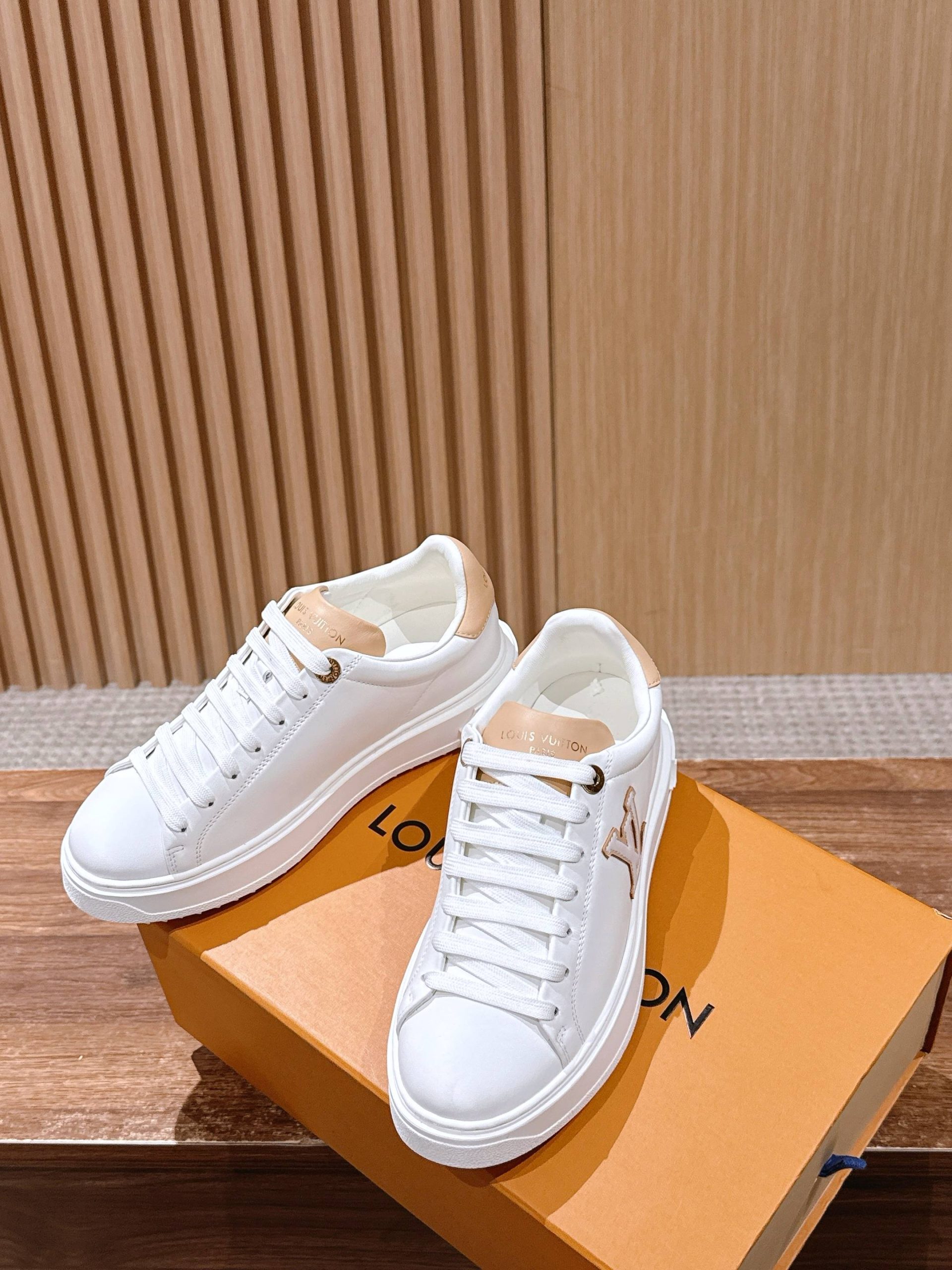 Louis Vuitton Frontrow Sneaker – White / Beige Tongue - 图片 4