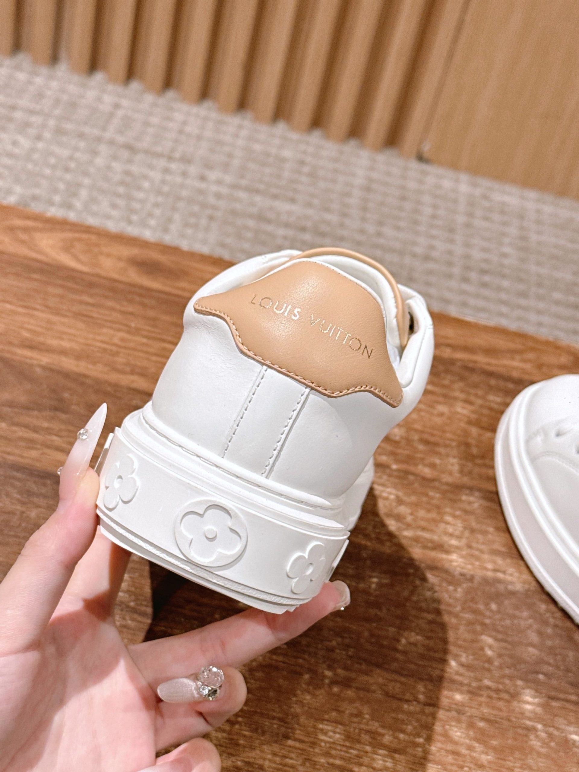 Louis Vuitton Frontrow Sneaker – White / Beige Tongue - 图片 8