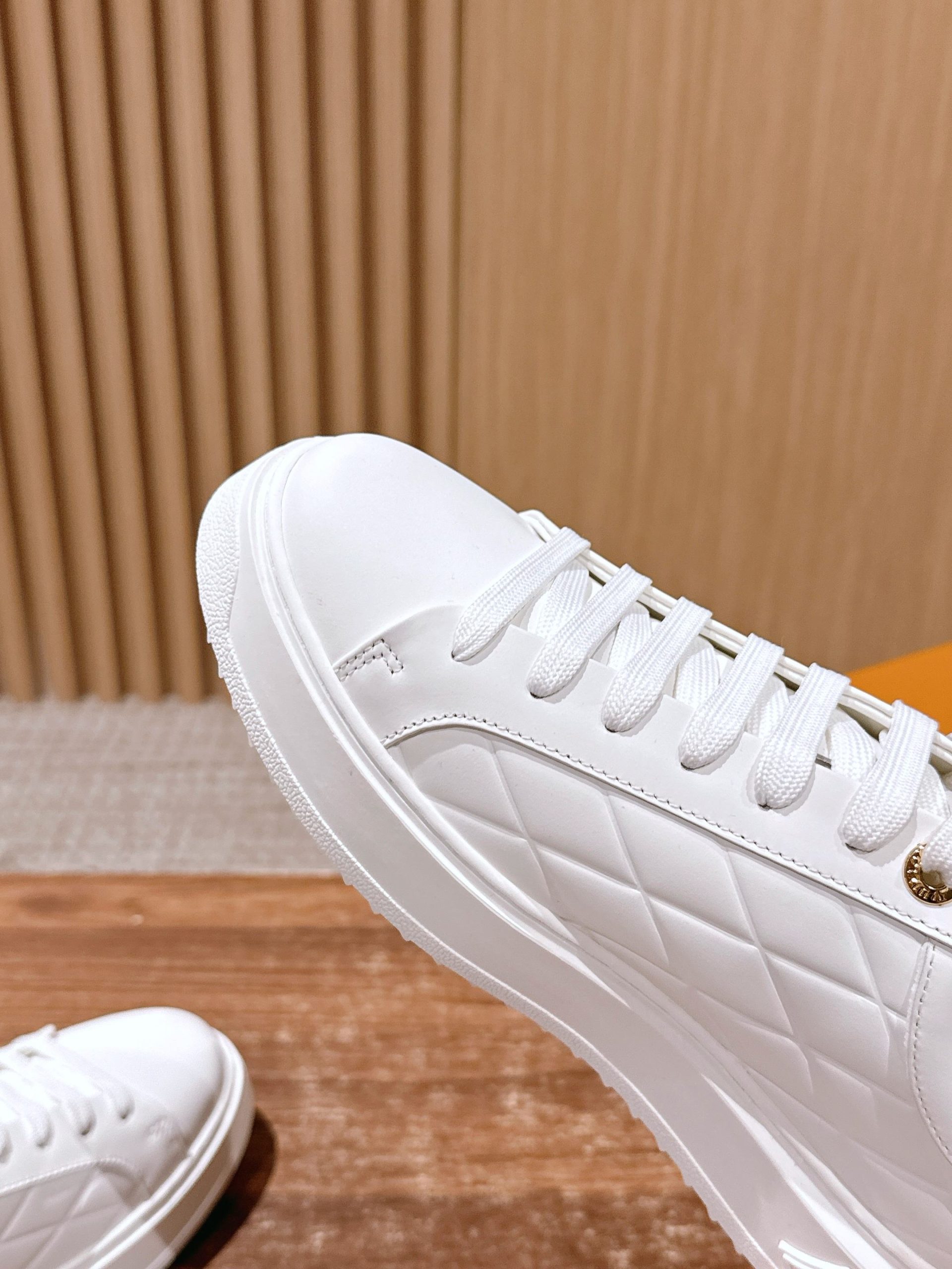 Louis Vuitton Frontrow Sneaker – White / Gold Hardware - 图片 6