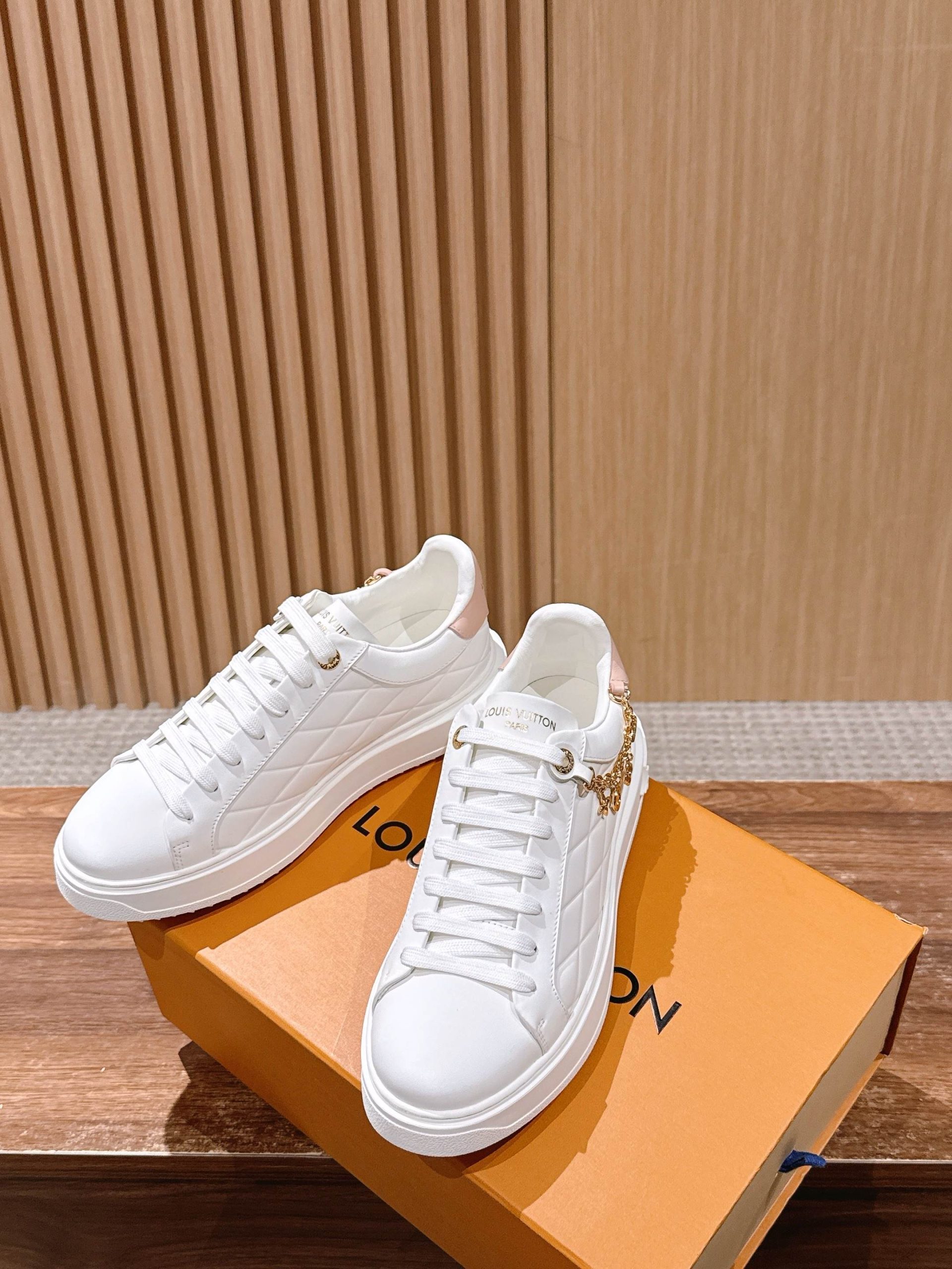Louis Vuitton Frontrow Sneaker – White / Gold Hardware - 图片 4