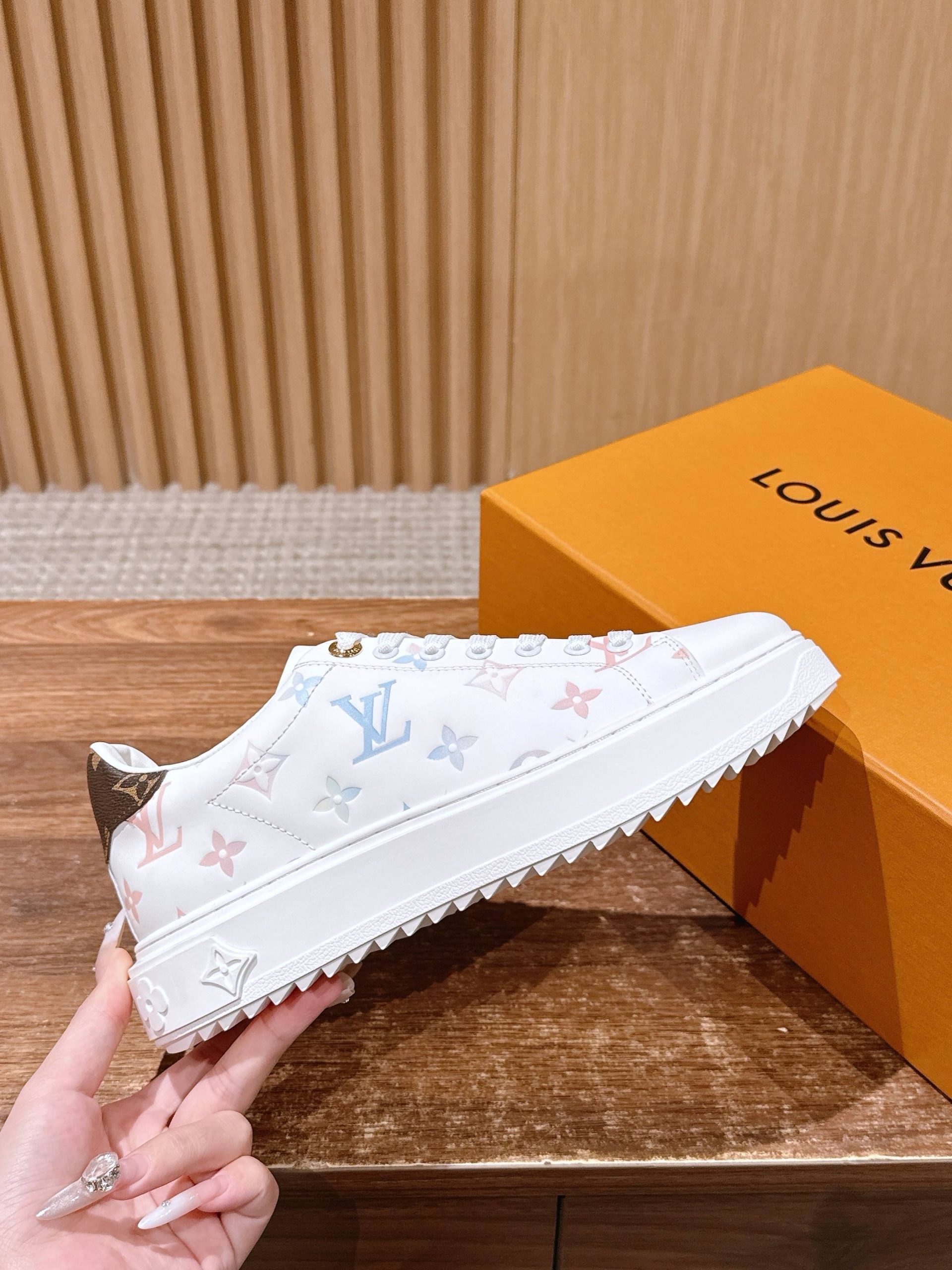 Louis Vuitton Frontrow Sneaker – White / Pastel Monogram - 图片 5