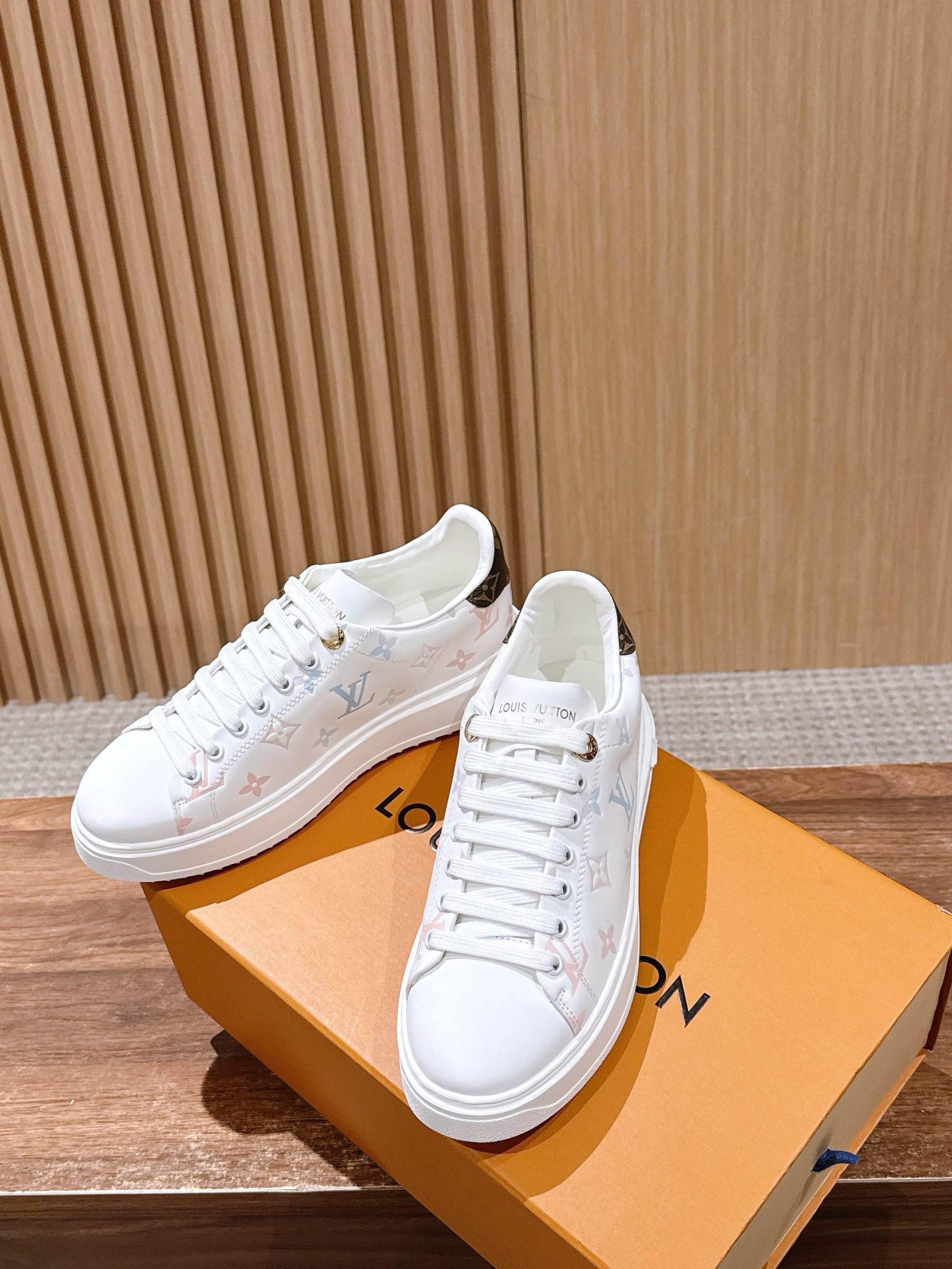 Louis Vuitton Frontrow Sneaker – White / Pastel Monogram - 图片 4