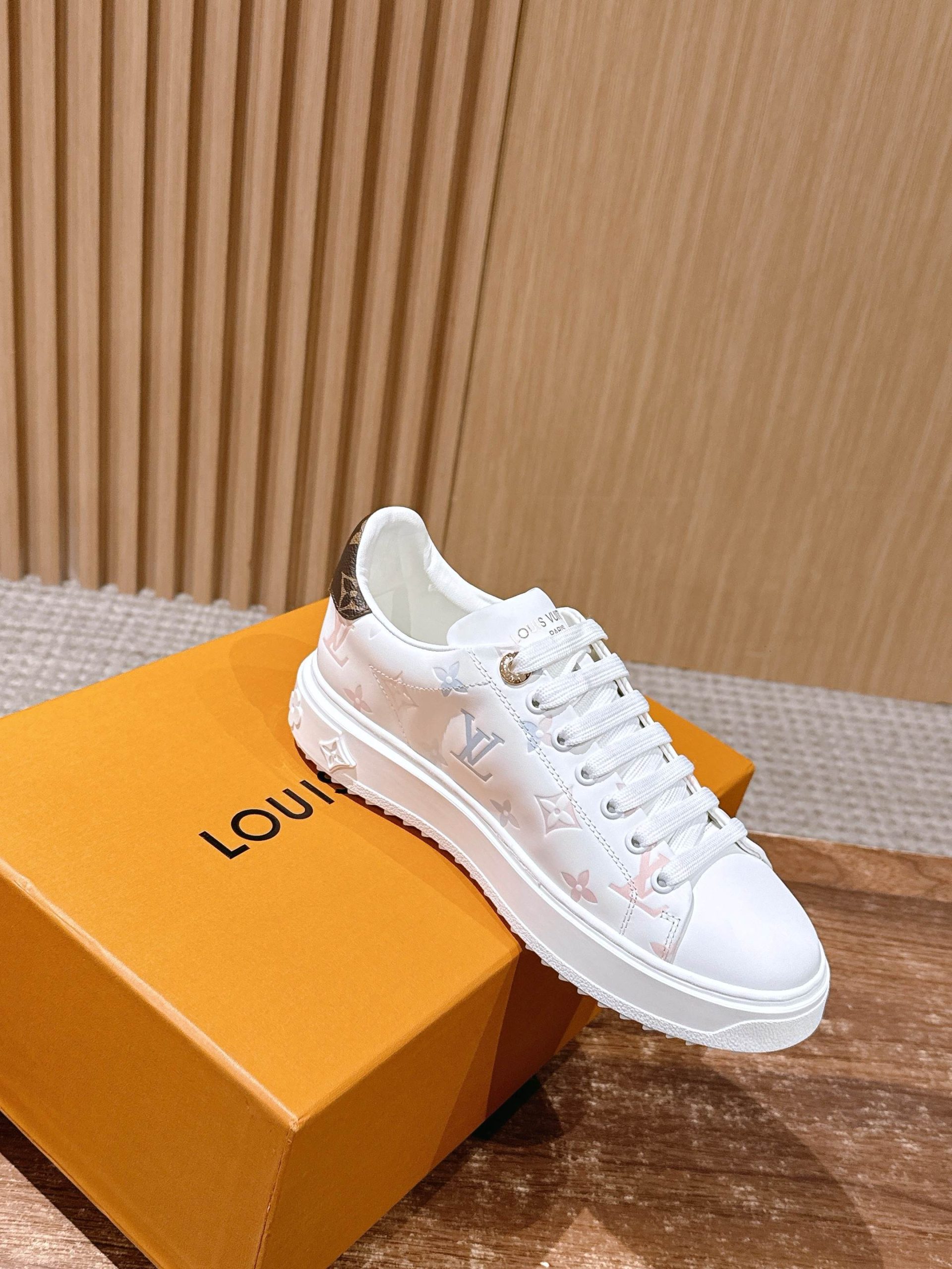 Louis Vuitton Frontrow Sneaker – White / Pastel Monogram - 图片 3