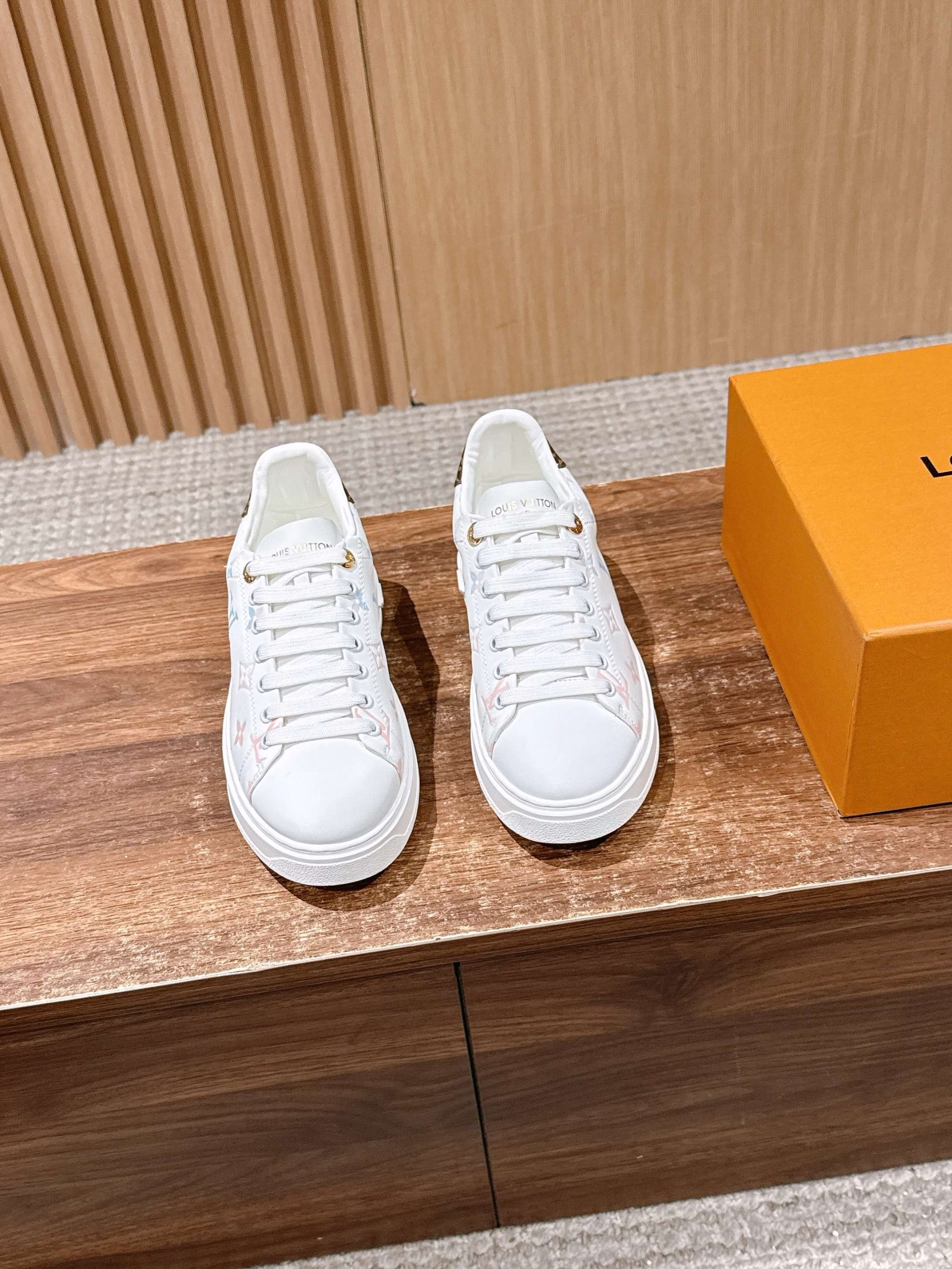 Louis Vuitton Frontrow Sneaker – White / Pastel Monogram