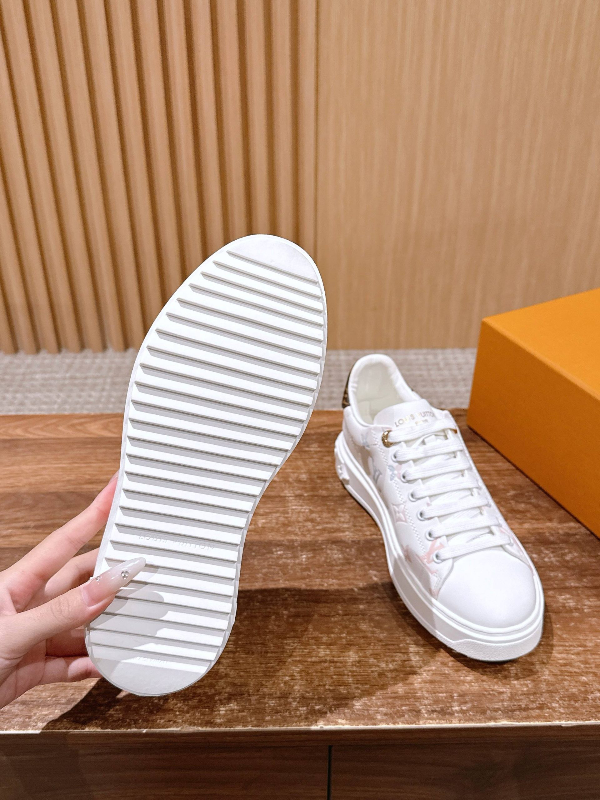 Louis Vuitton Frontrow Sneaker – White / Pastel Monogram - 图片 9