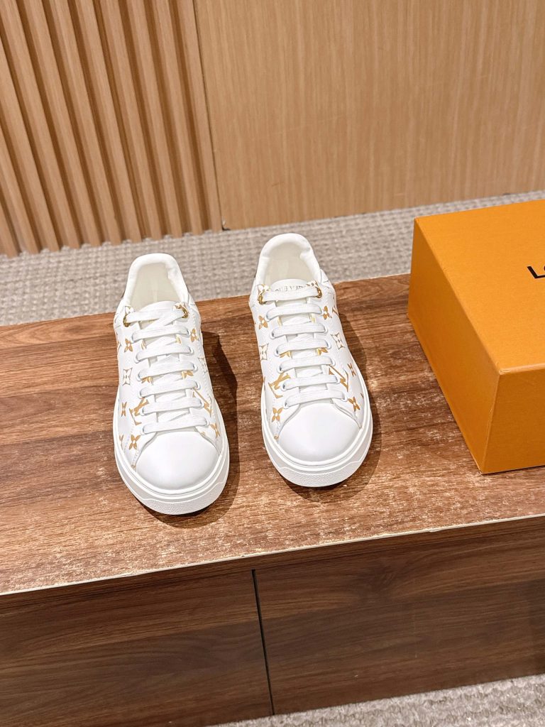 Louis Vuitton Frontrow Sneaker – White / Gold Monogram