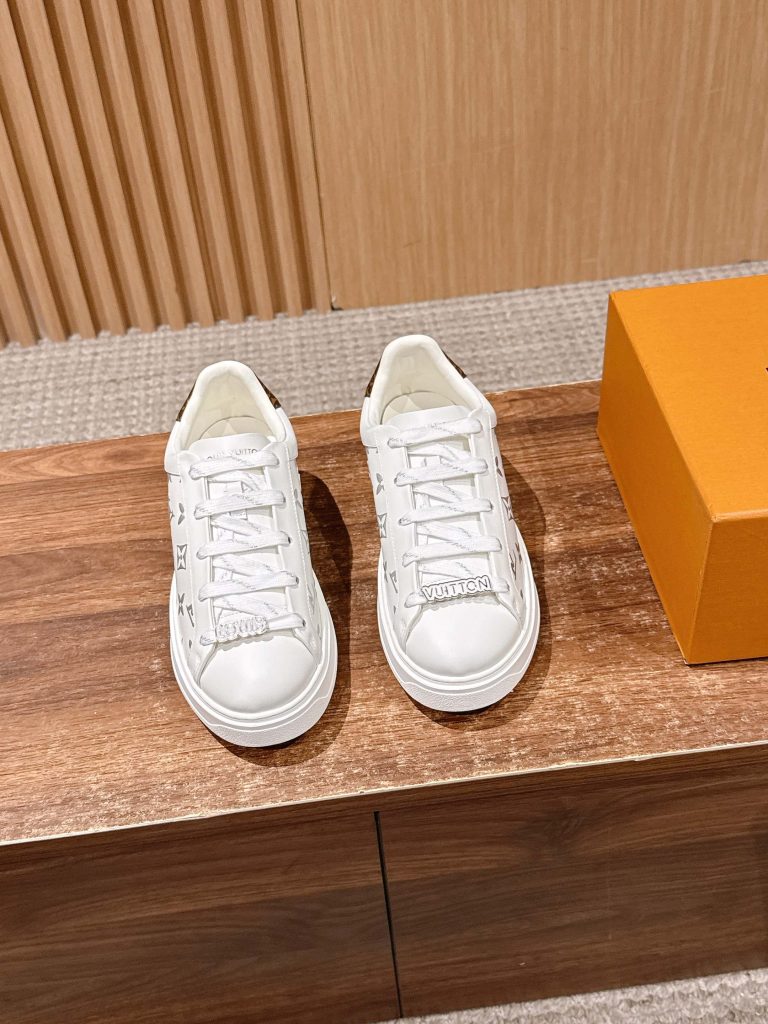 Louis Vuitton Frontrow Sneaker – White / Grey Monogram