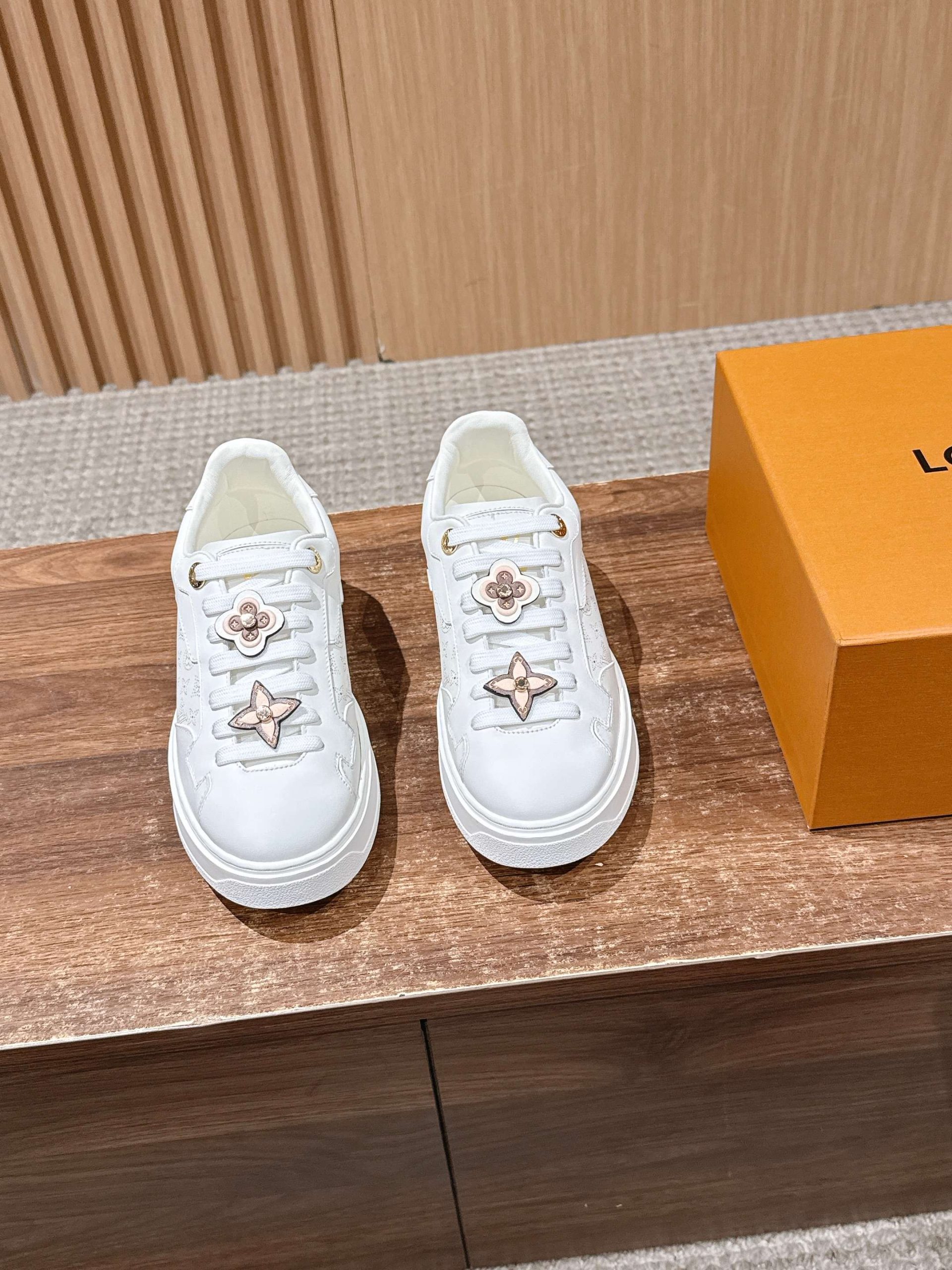 Louis Vuitton Frontrow Sneaker – White / Pink Flower Charms