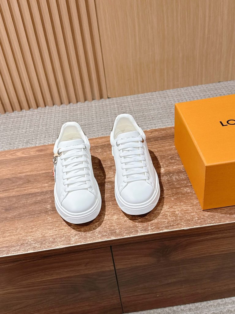 Louis Vuitton Frontrow Sneaker – Classic White / Gold Eyelets