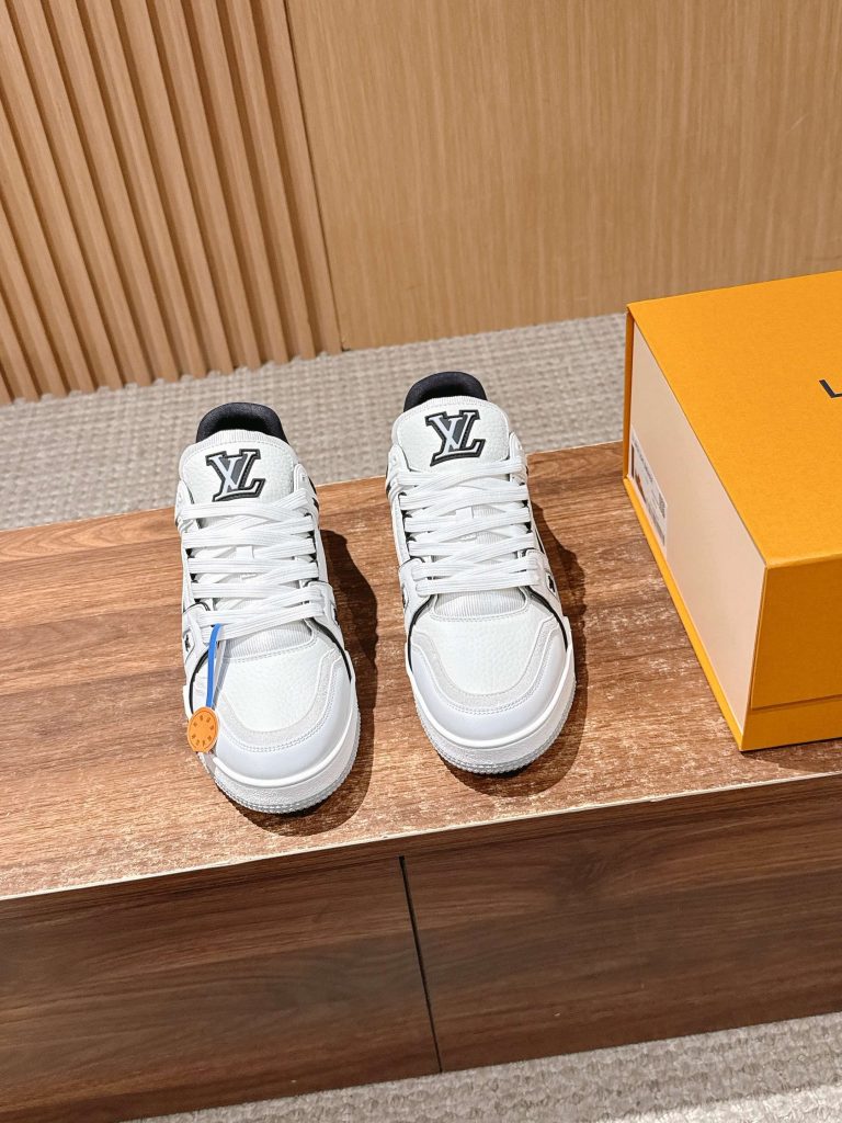 Louis Vuitton Trainer – All White