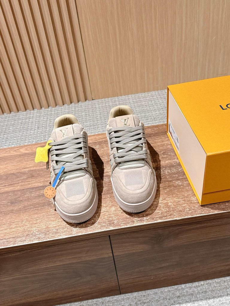 Louis Vuitton Trainer – Beige / Grey